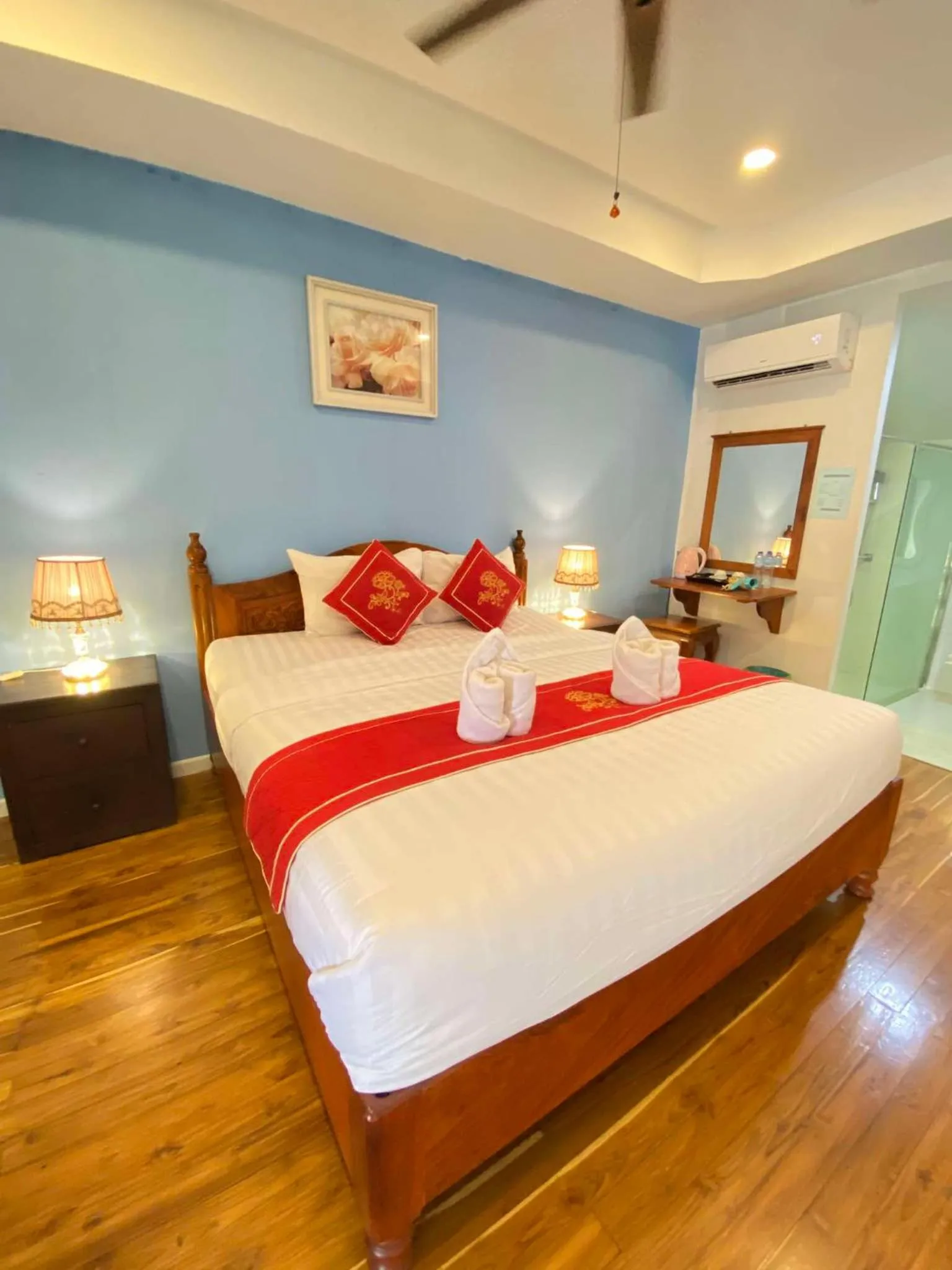 Bedroom, Bed in Golden Lotus Namkhan View