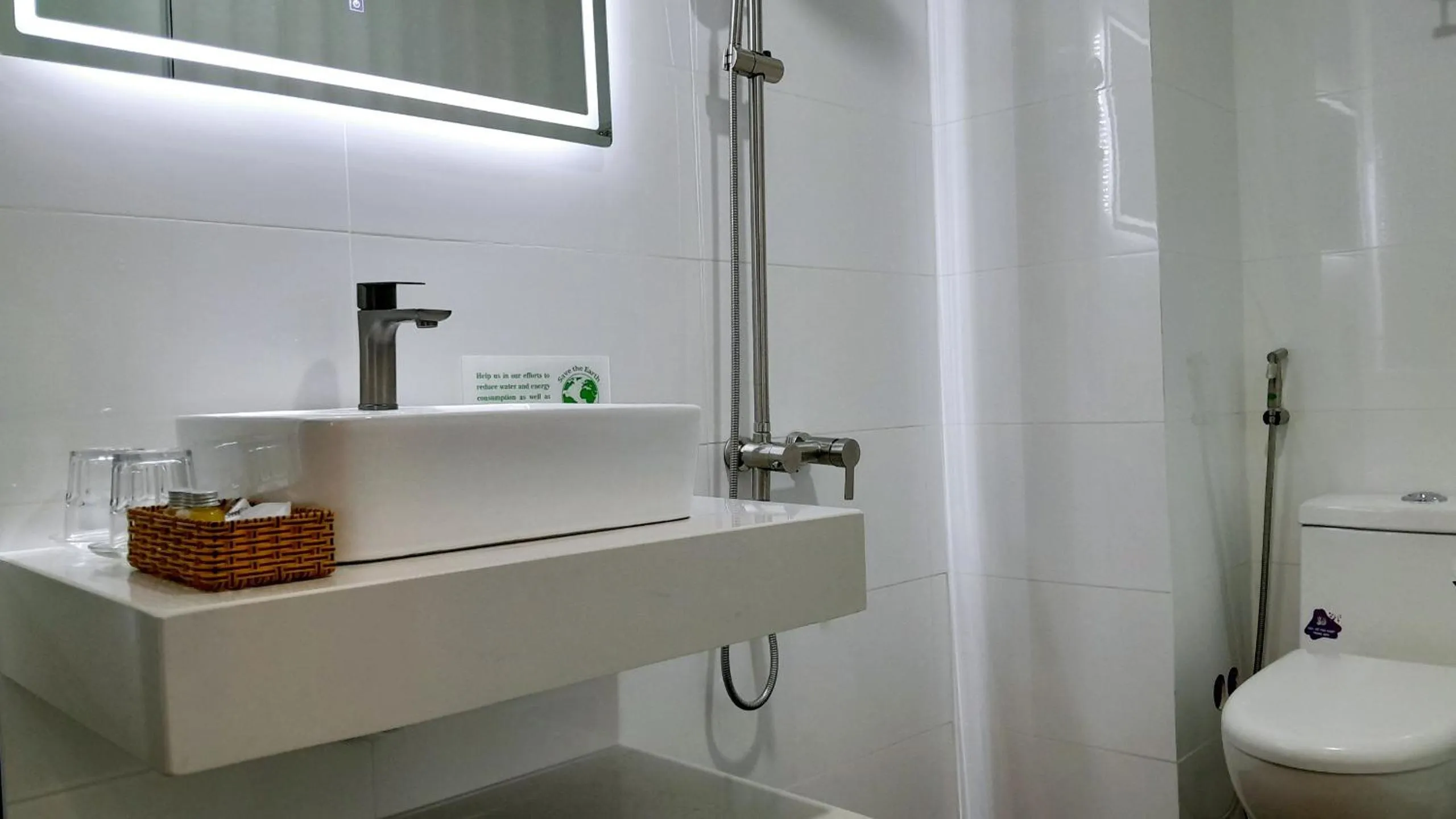 Toilet in THE RICE HOTEL