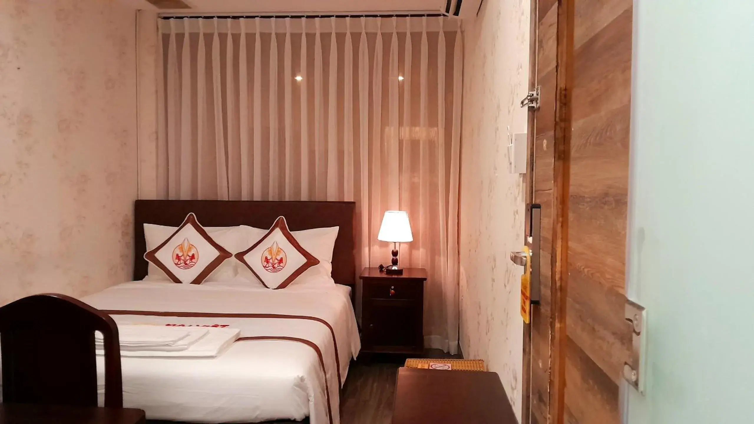 Standard Queen Room - single occupancy in THE RICE HOTEL Standard Queen Room - single occupancy in THE RICE HOTEL