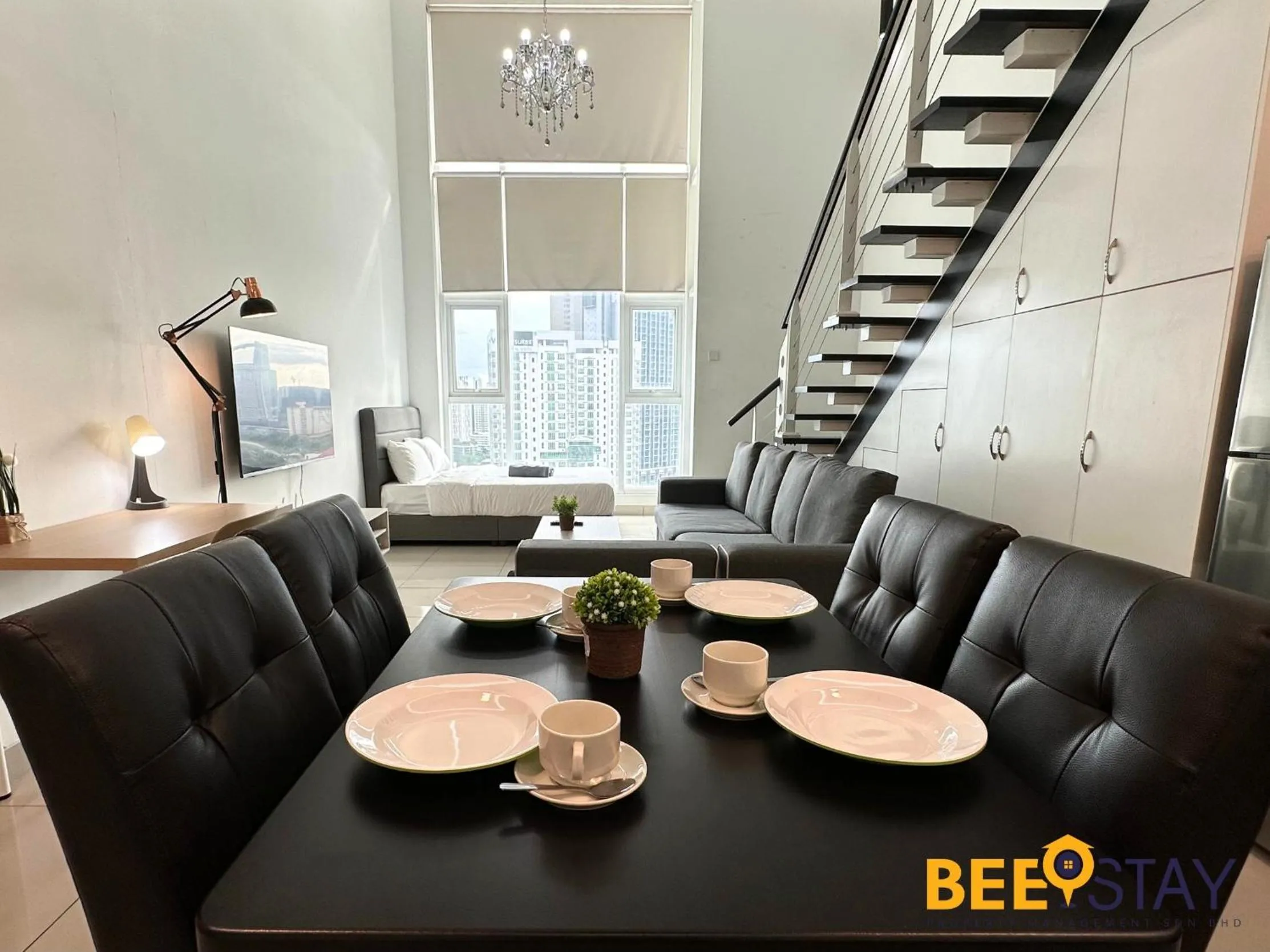 Dining area in The Scott Garden Kuala Lumpur by BeeStay Management