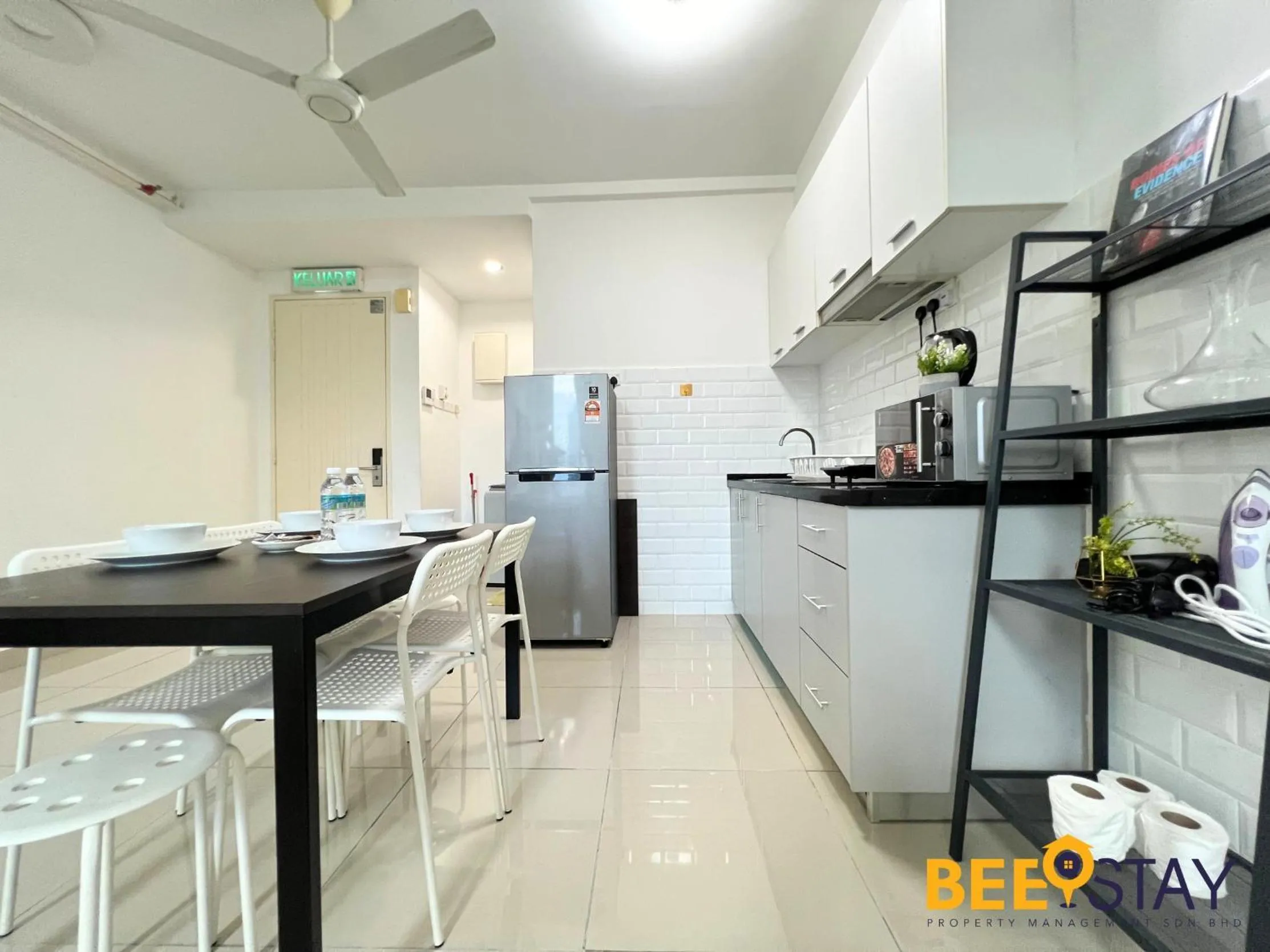 Kitchen or kitchenette in The Scott Garden Kuala Lumpur by BeeStay Management