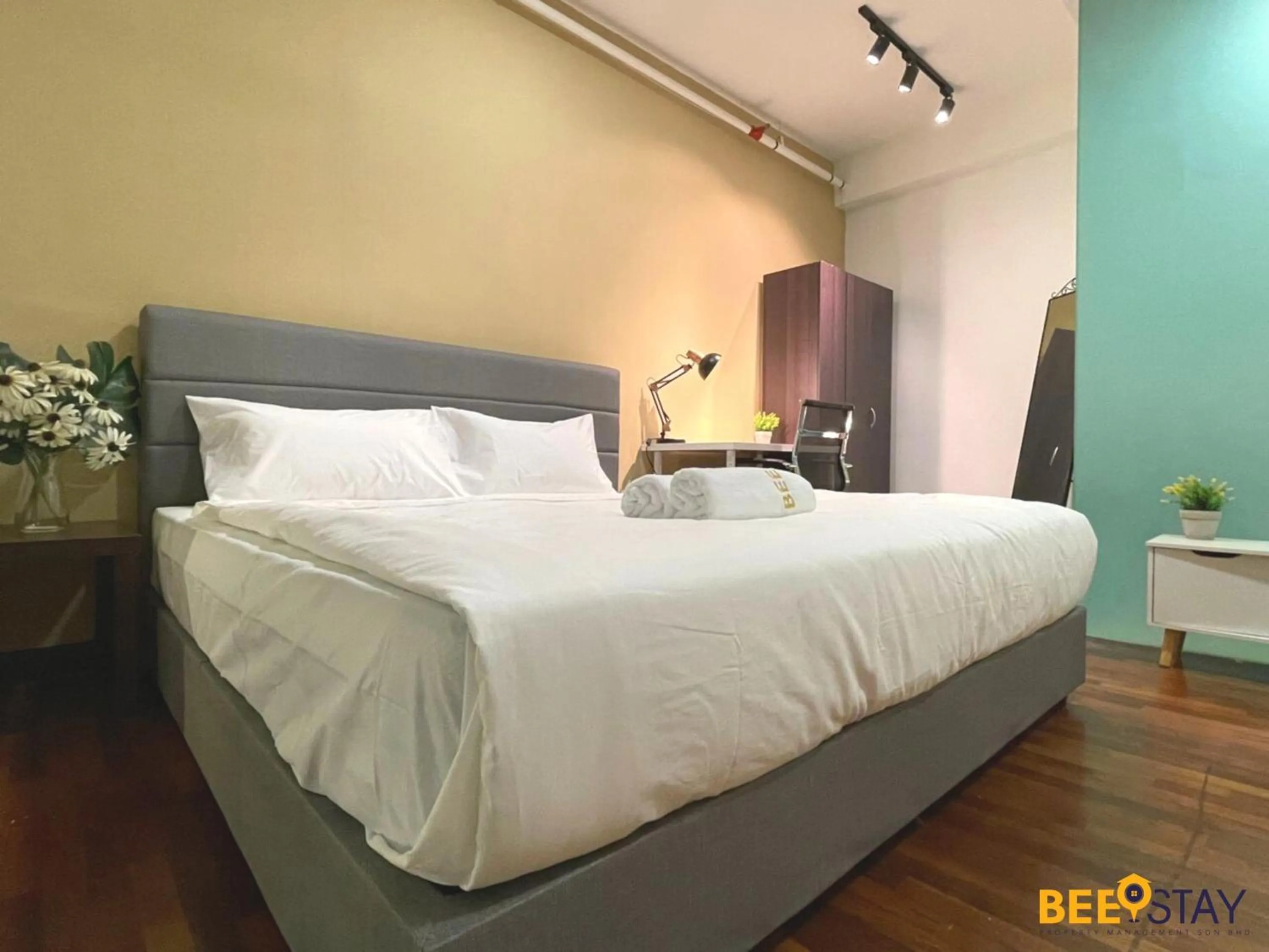 Bedroom, Bed in The Scott Garden Kuala Lumpur by BeeStay Management