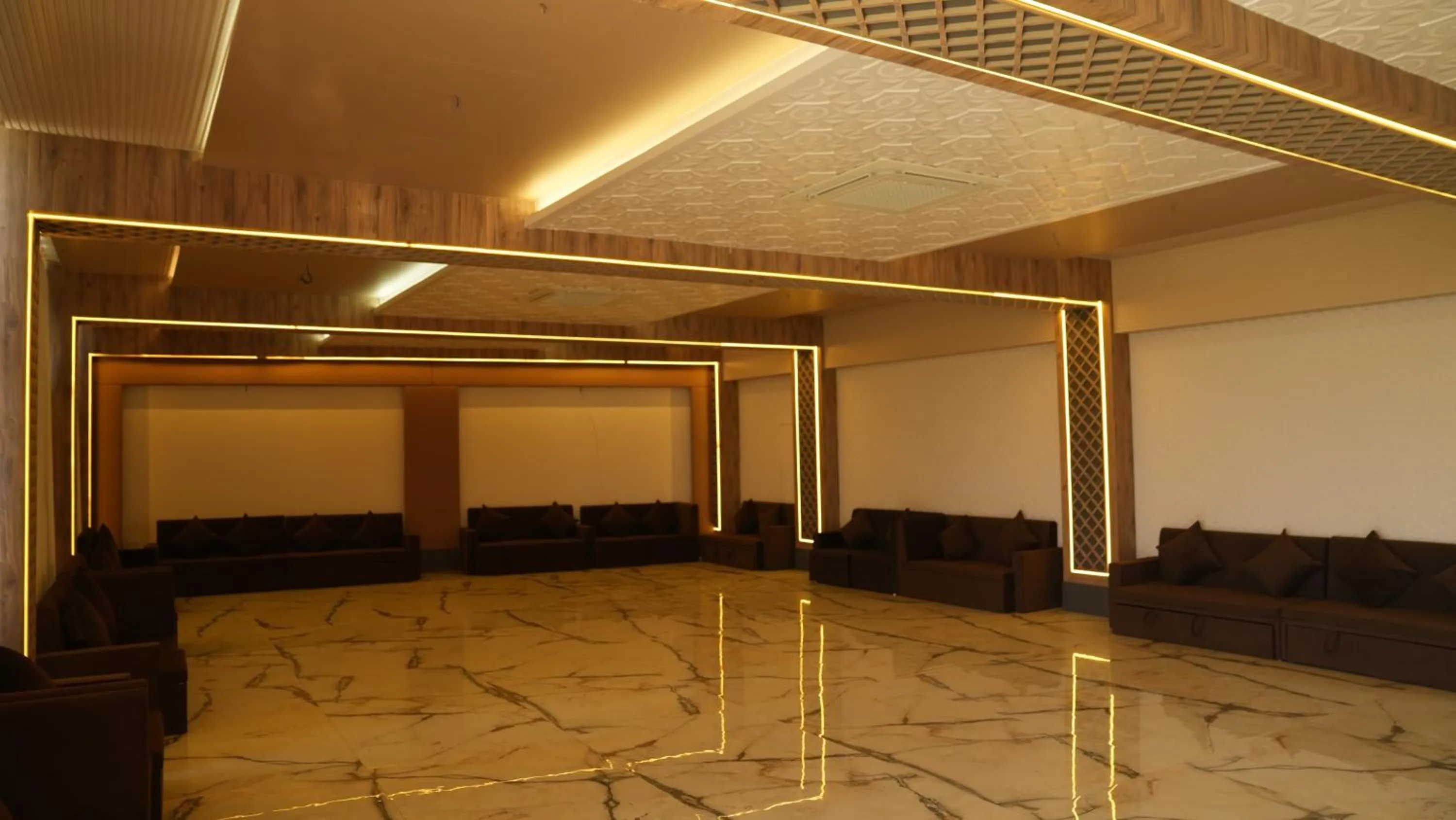 The Sky Imperial Sethji Ni Wadi