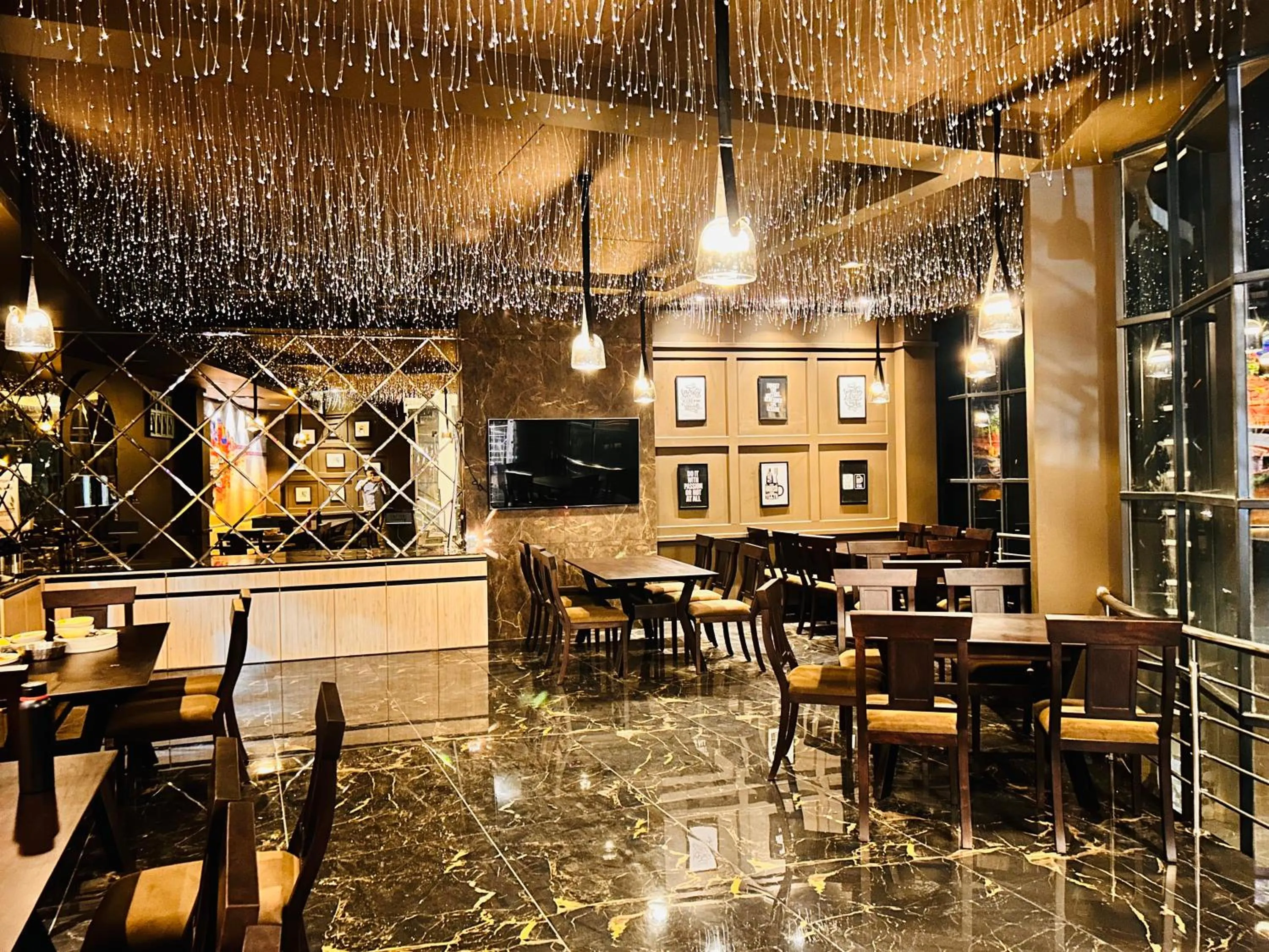 Restaurant/places to eat in The Sky Imperial Sethji Ni Wadi