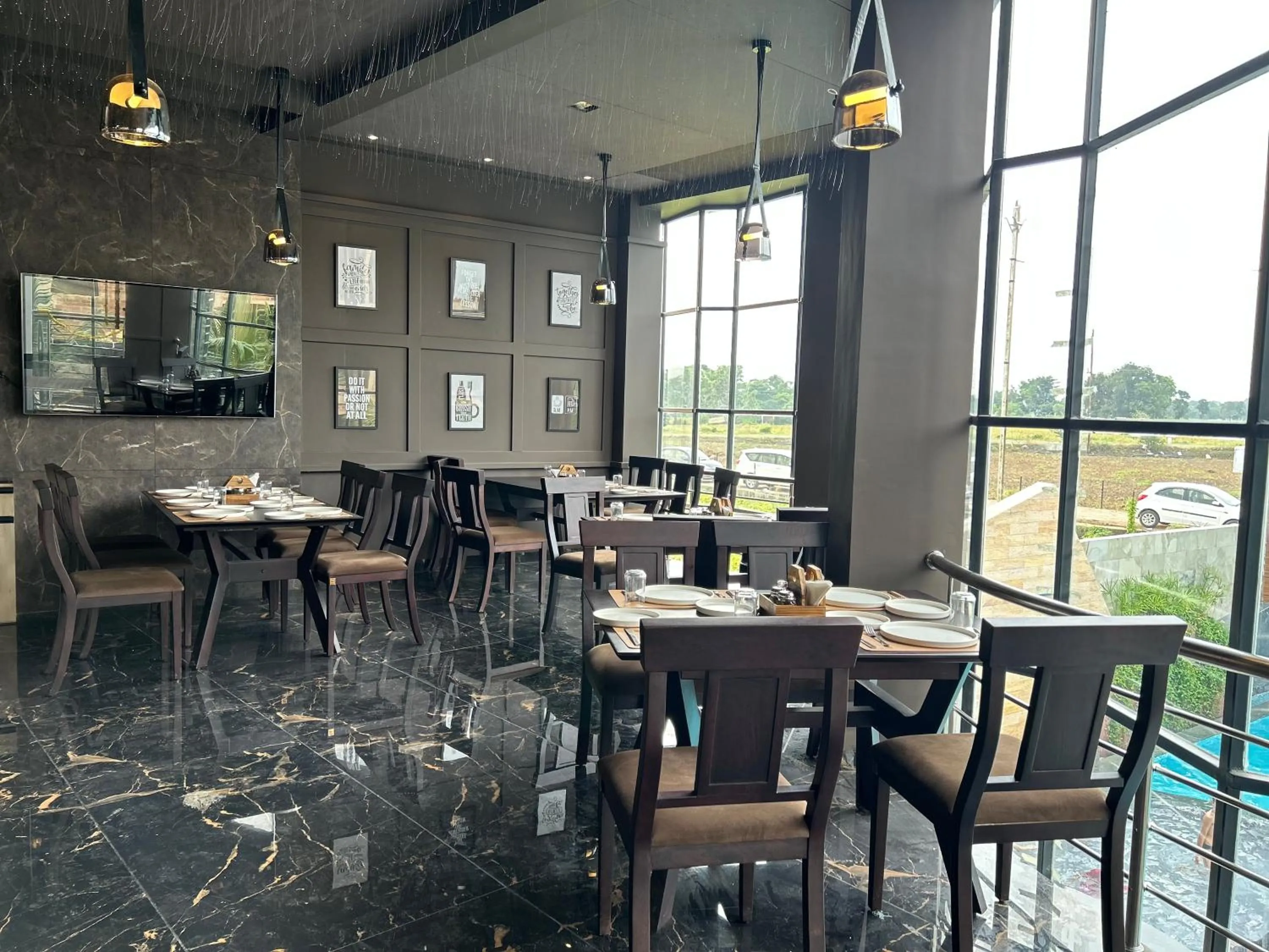 Restaurant/places to eat in The Sky Imperial Sethji Ni Wadi