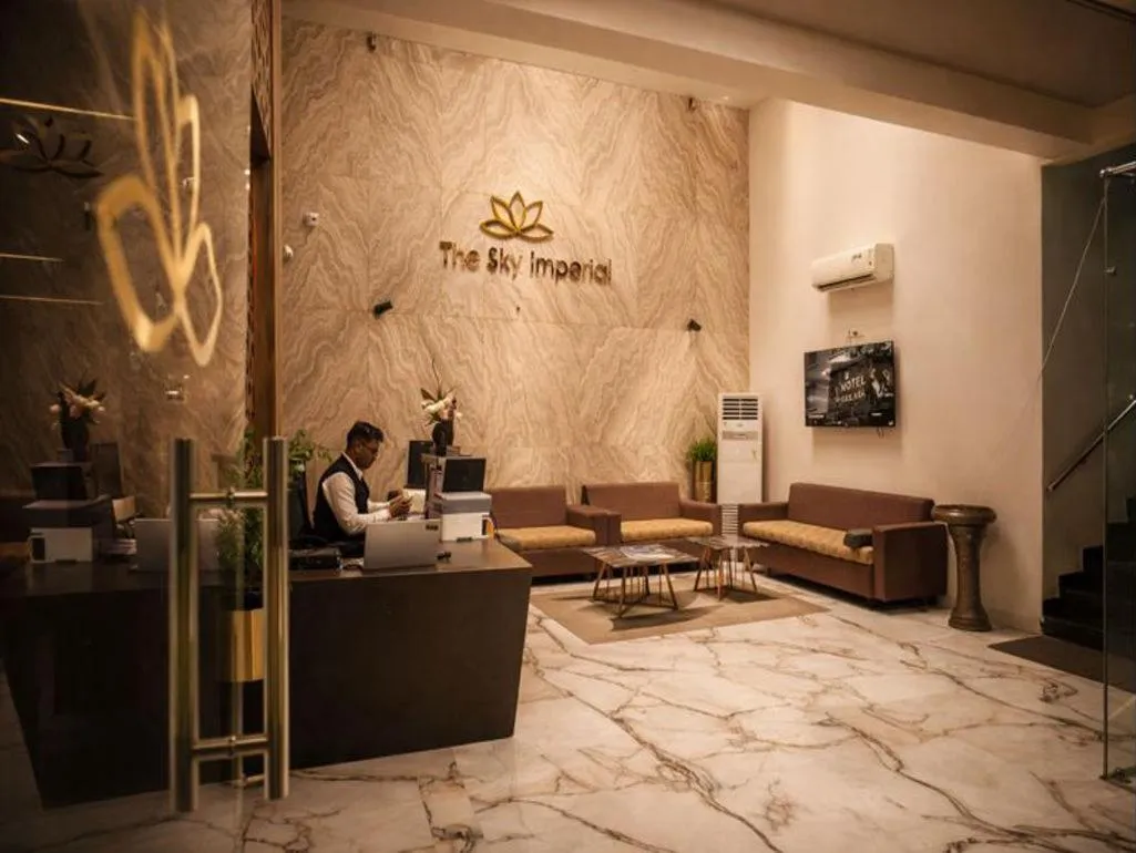 Facade/entrance in The Sky Imperial Sethji Ni Wadi