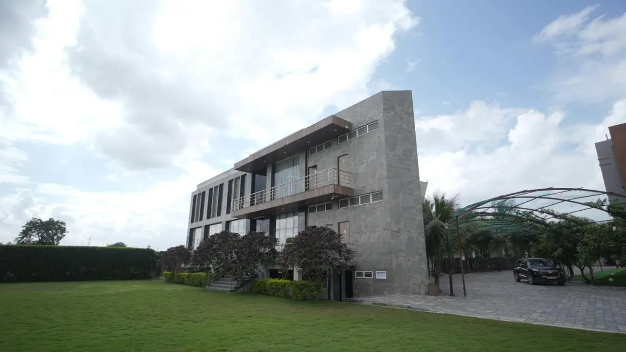 The Sky Imperial Sethji Ni Wadi