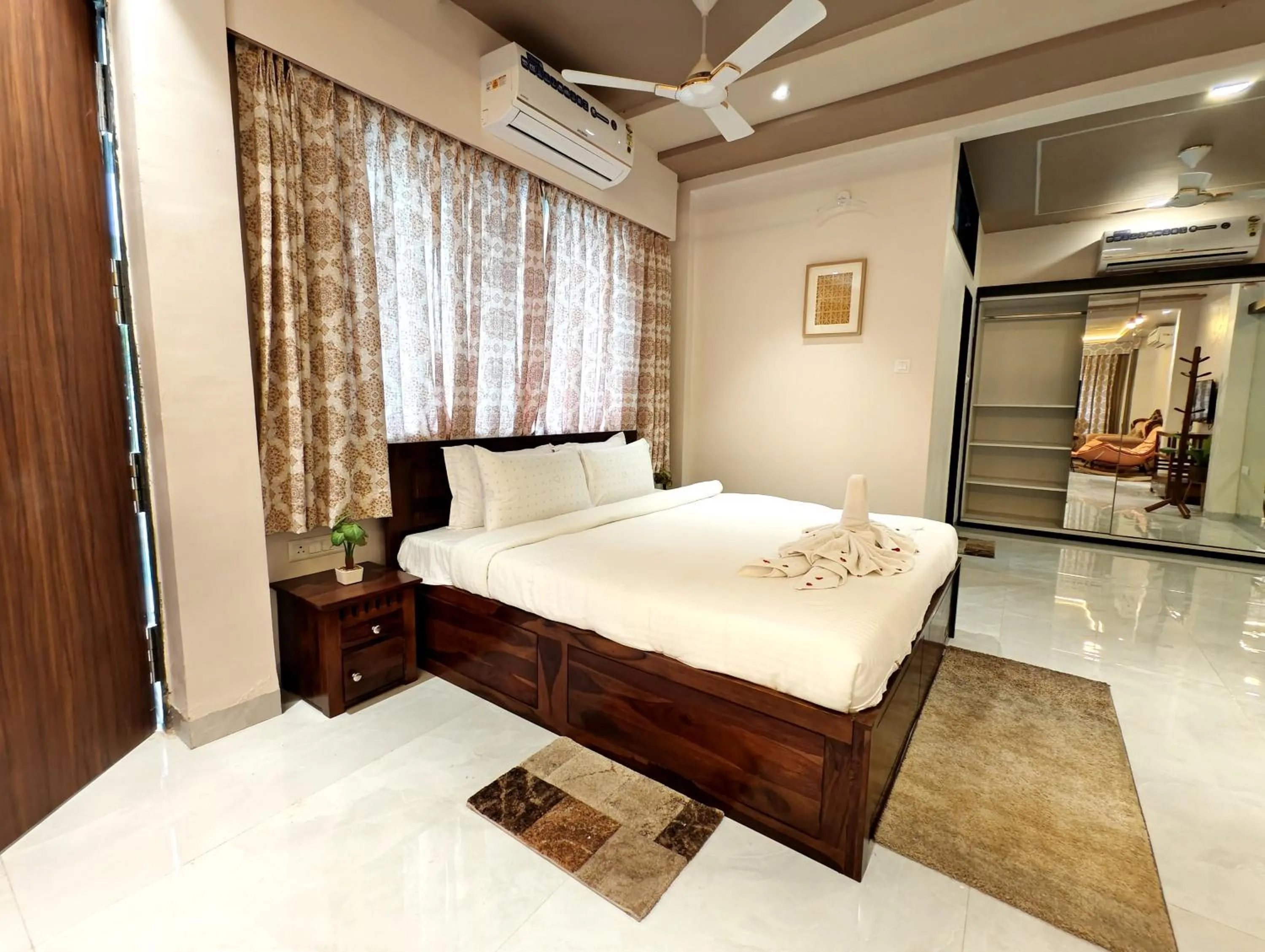 Bed in The Sky Imperial Sethji Ni Wadi