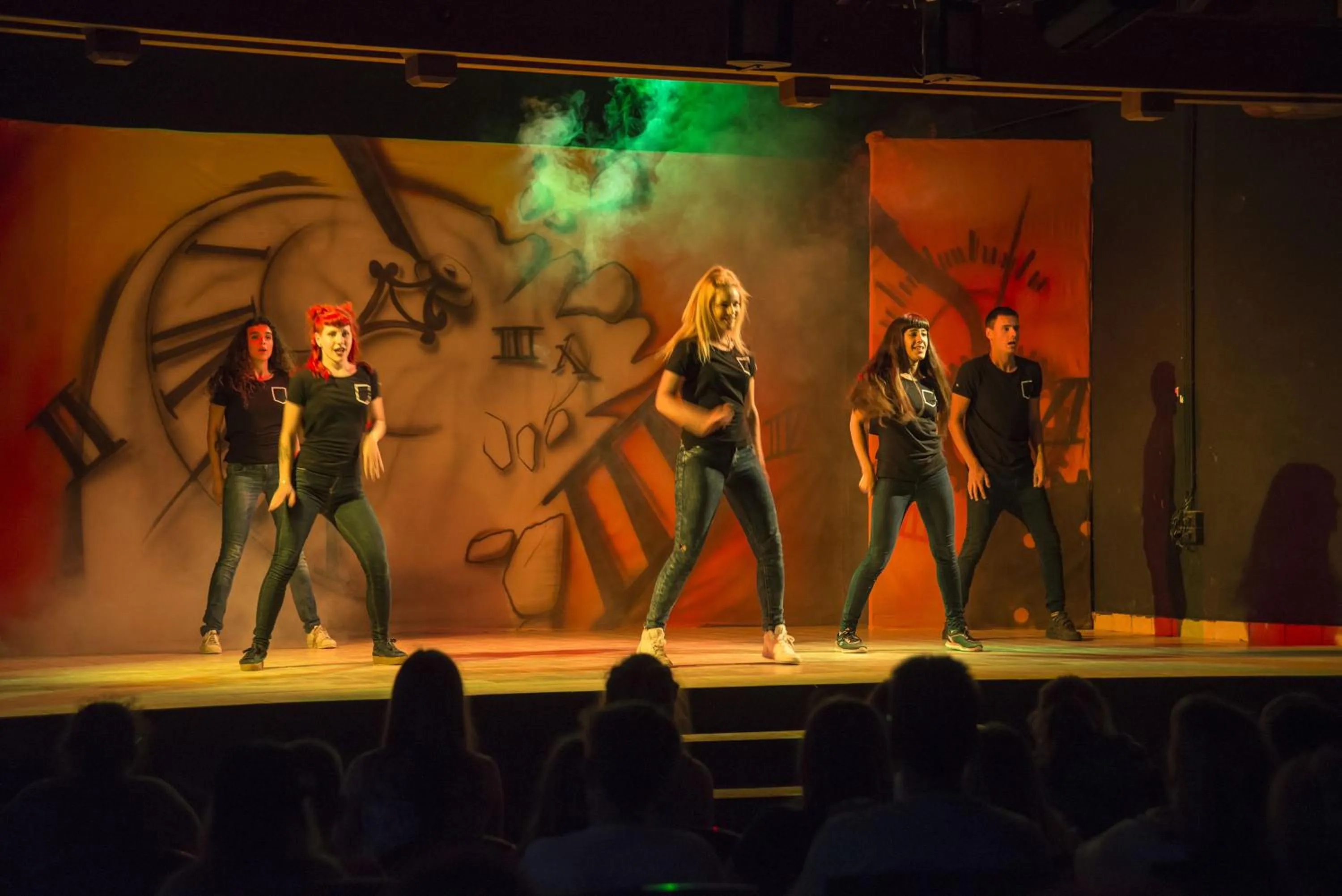 Evening entertainment in Holiday Centre Bi village