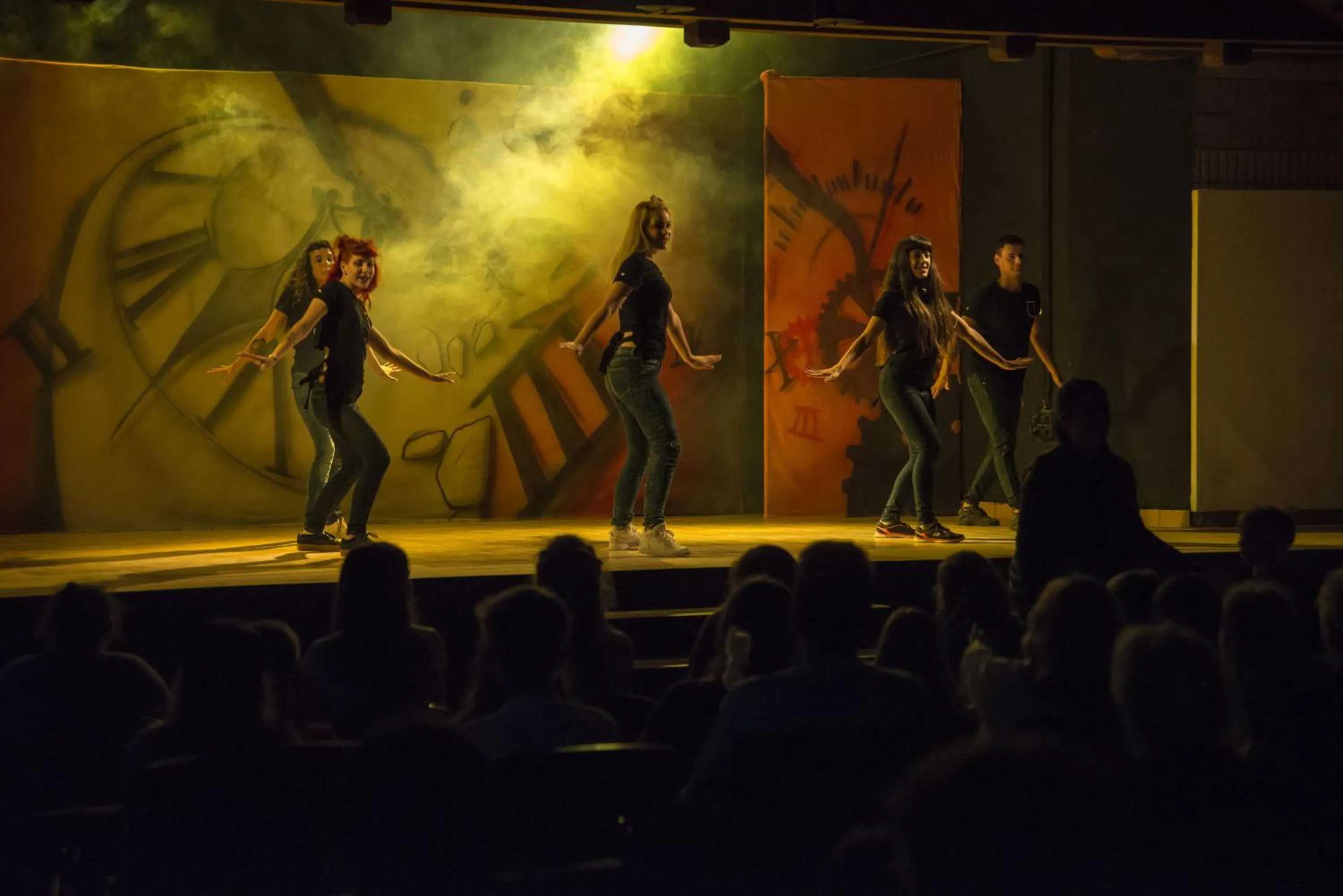 Evening entertainment in Holiday Centre Bi village