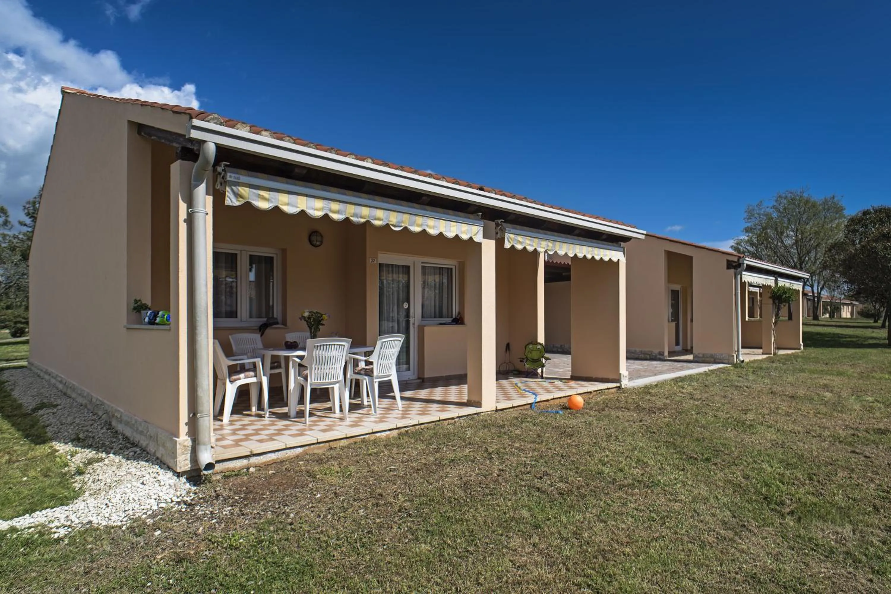 Photo of the whole room in Holiday Centre Bi village