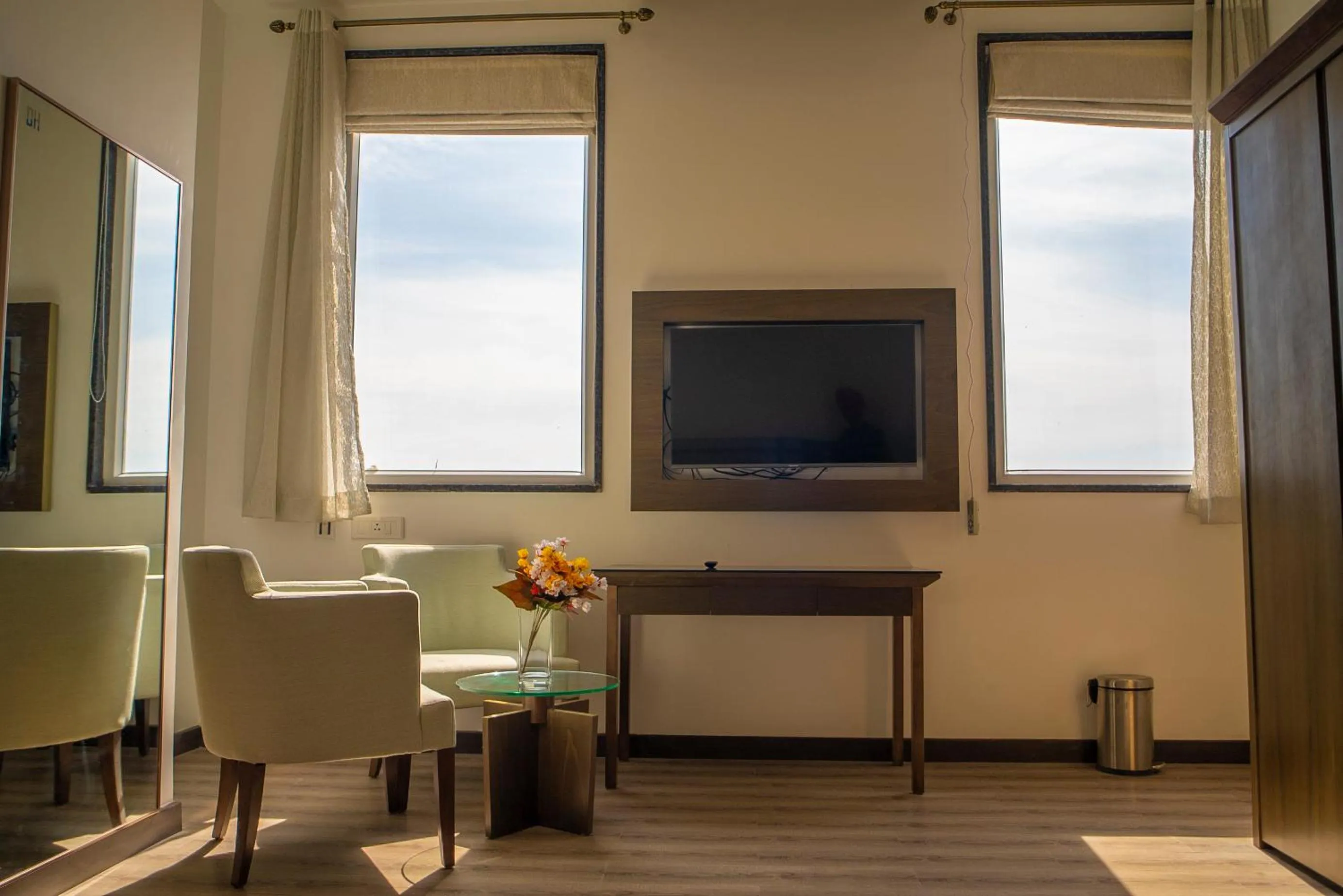 Seating area in Dhauladhar Heights Resort