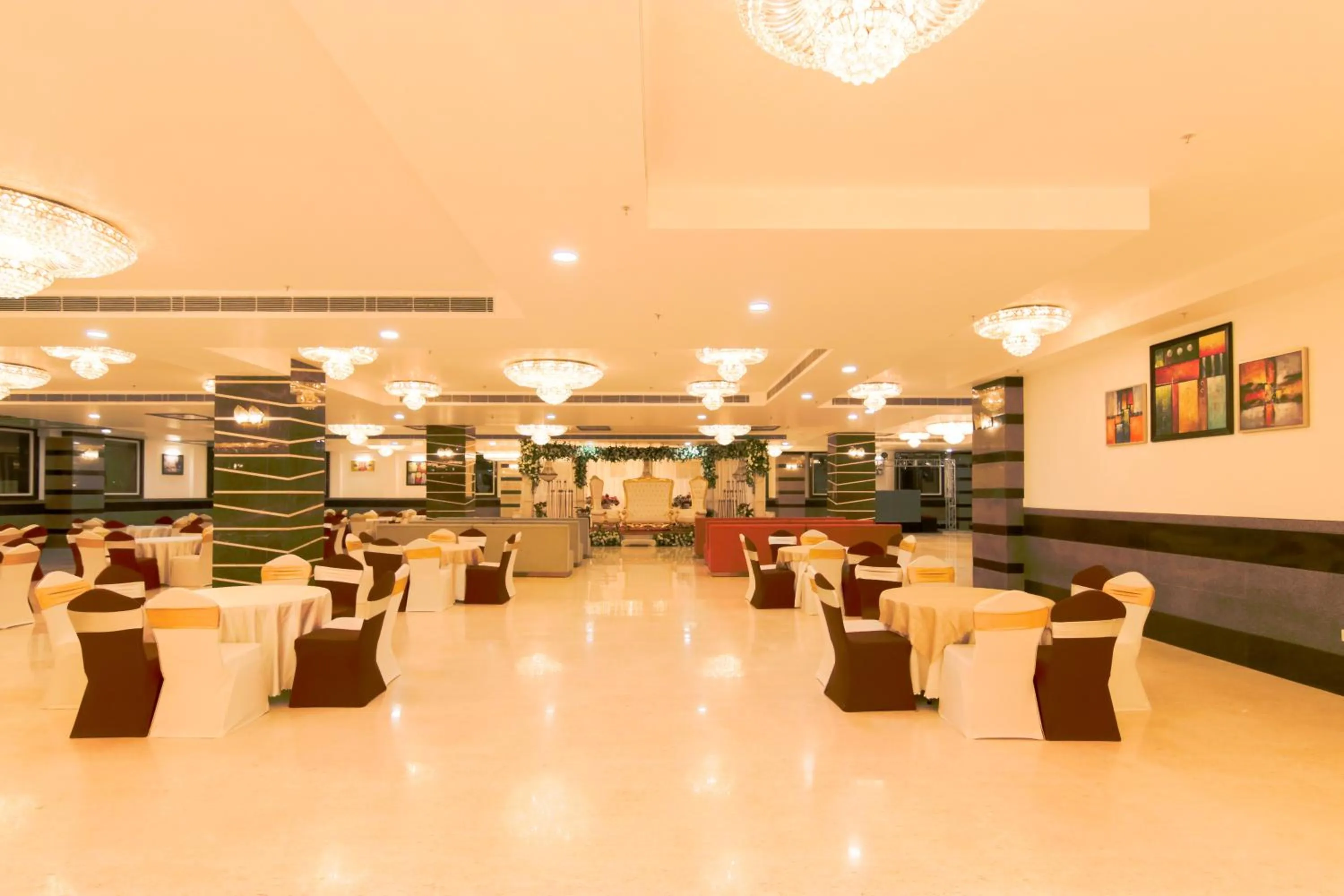 Banquet/Function facilities in Dhauladhar Heights Resort