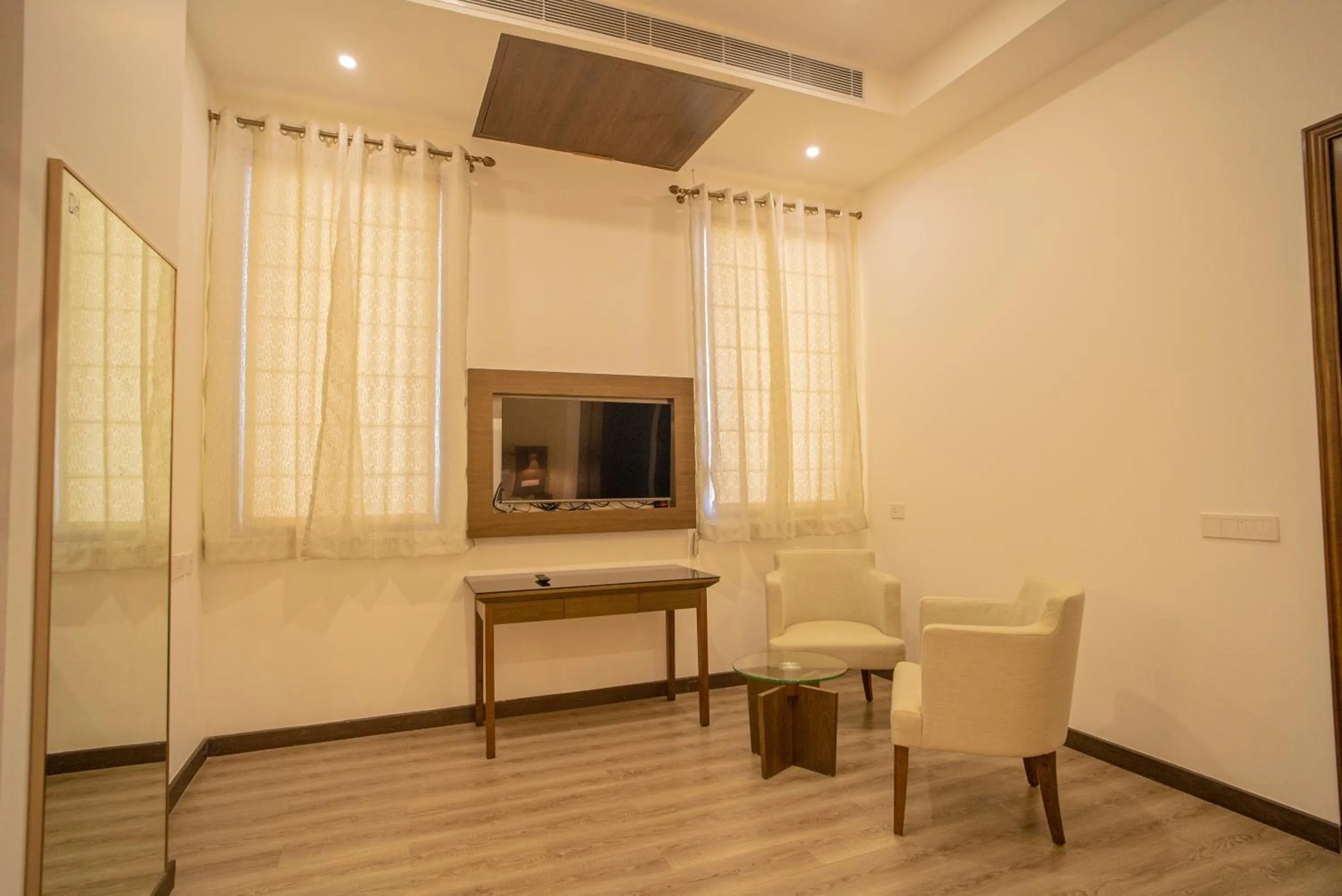 Seating area in Dhauladhar Heights Resort