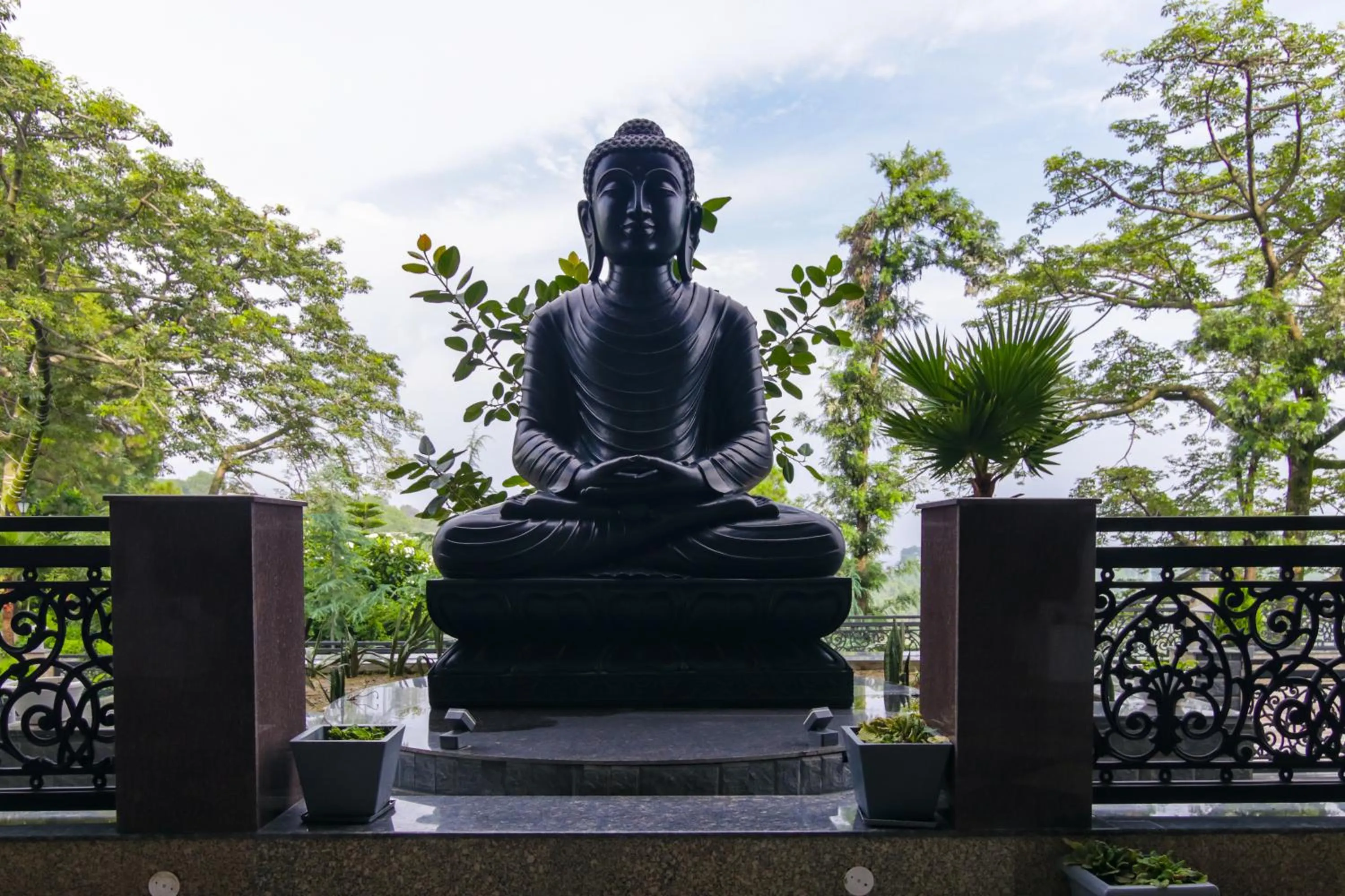 Facade/entrance in Dhauladhar Heights Resort
