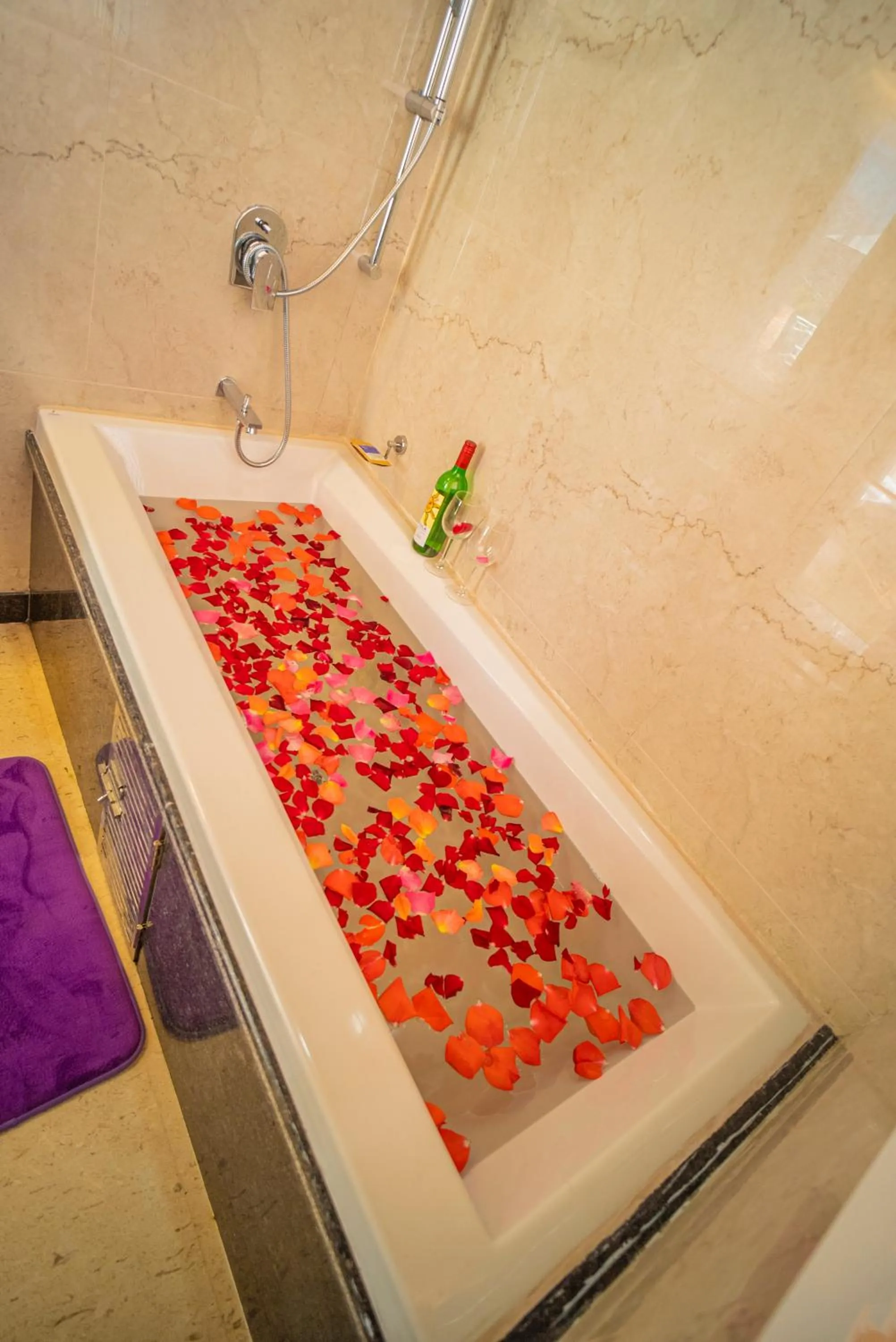 Bathroom in Dhauladhar Heights Resort