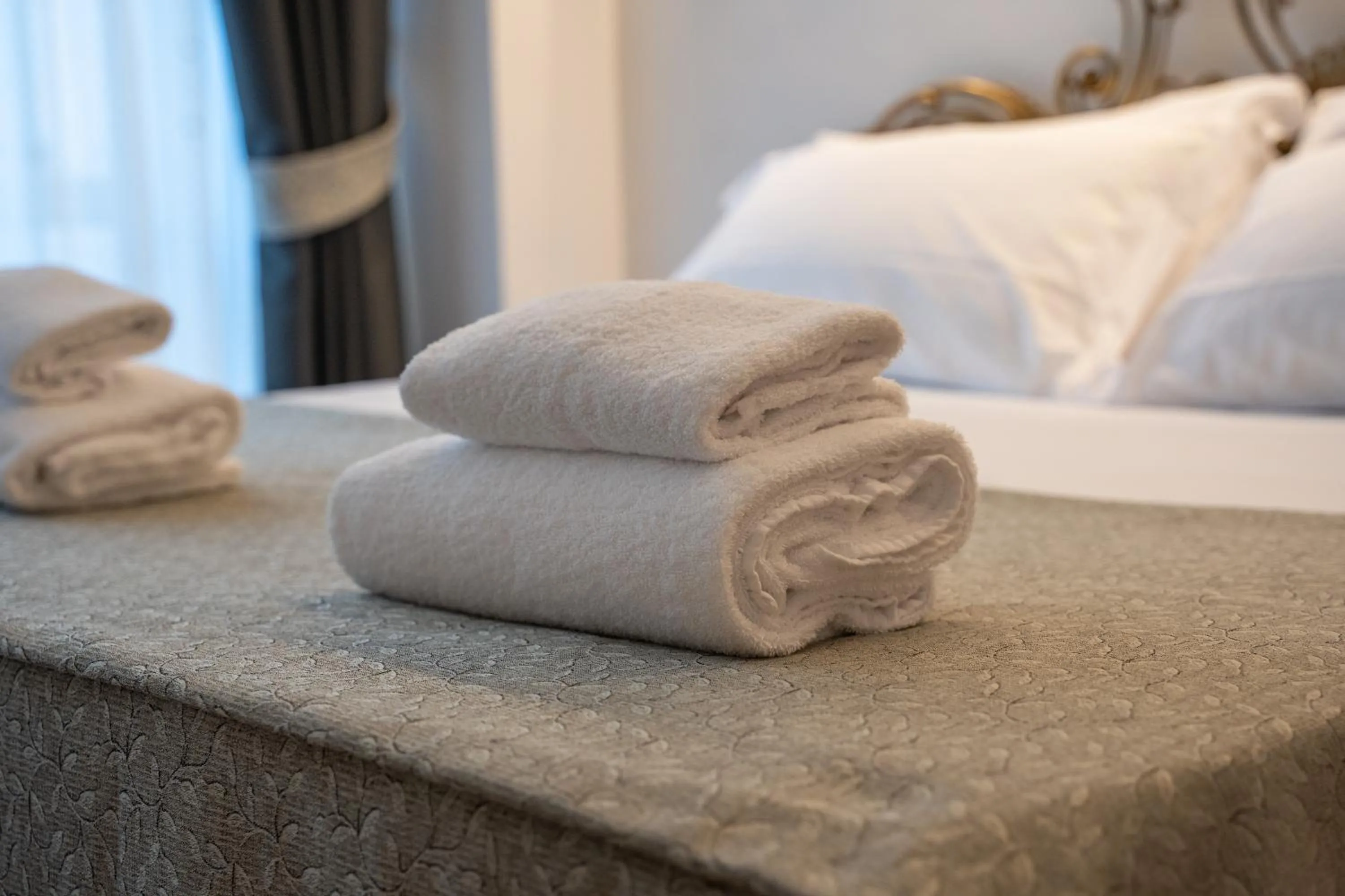 towels, Bed in Residenza degli Speziali
