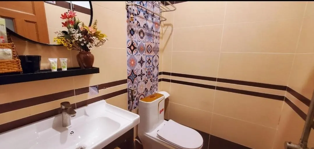 Shower in Milan Diamond Hotel