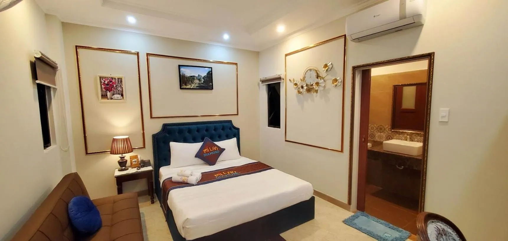 Photo of the whole room, Bed in Milan Diamond Hotel