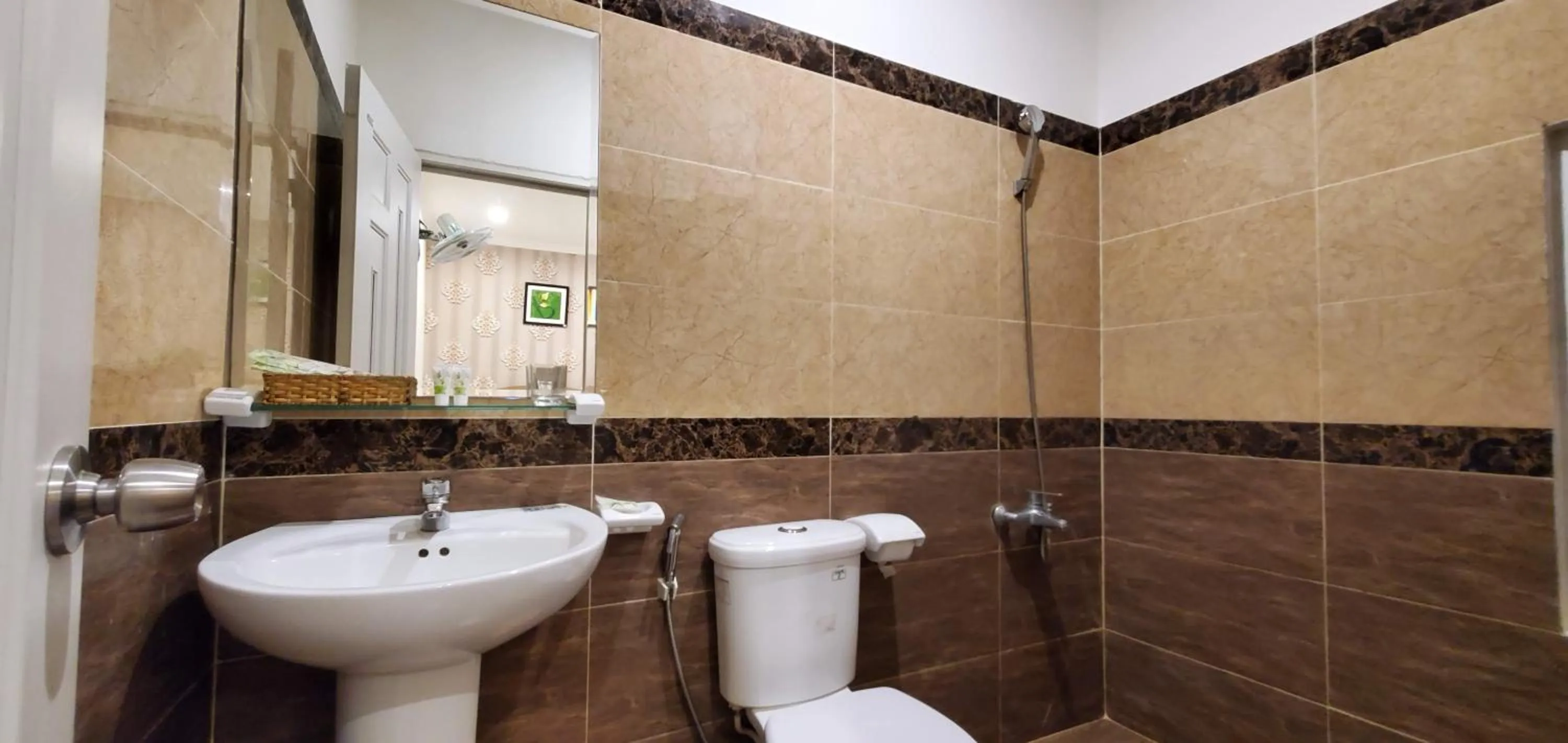 Bathroom in Milan Corner Hotel