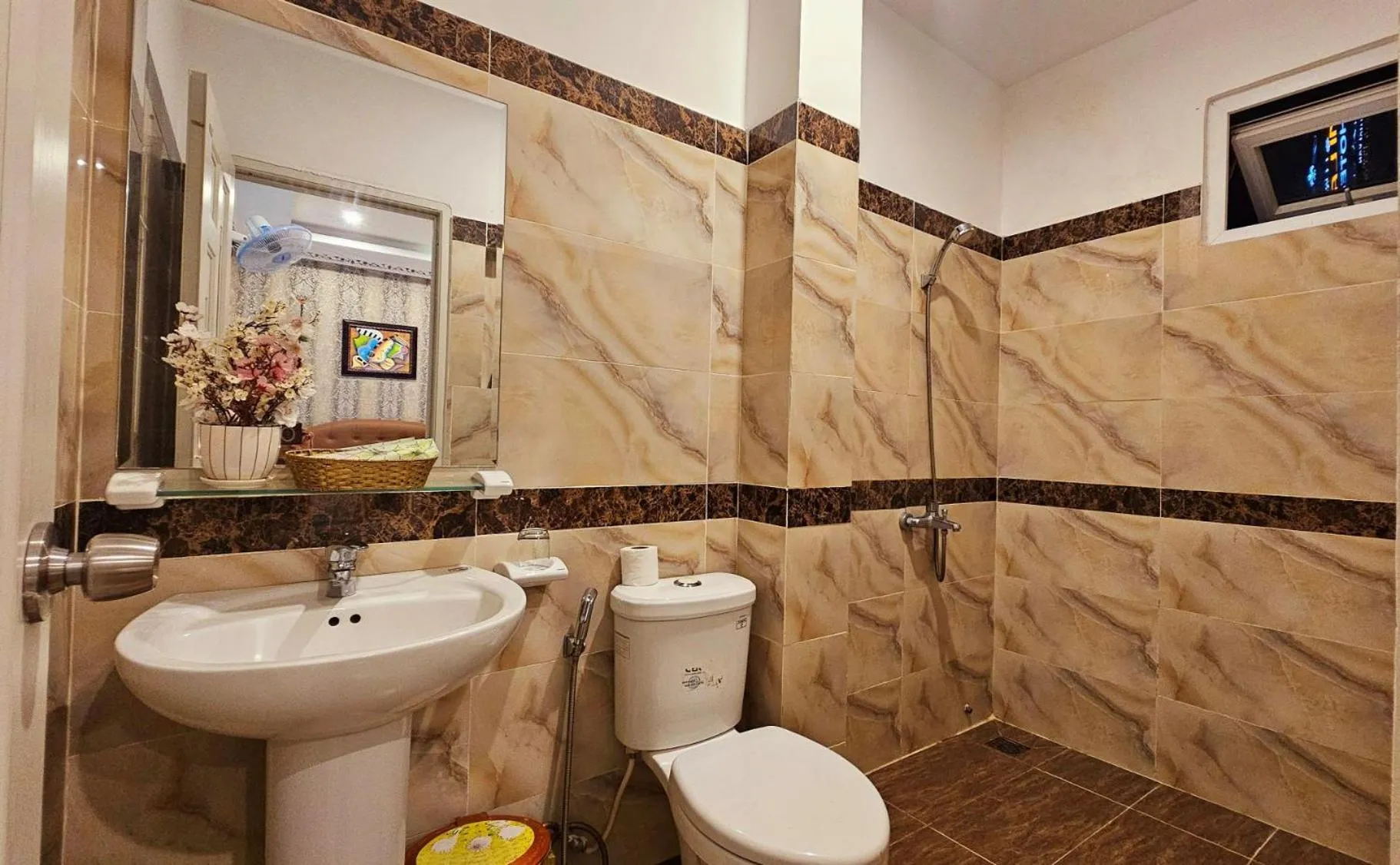 Bathroom in Milan Corner Hotel