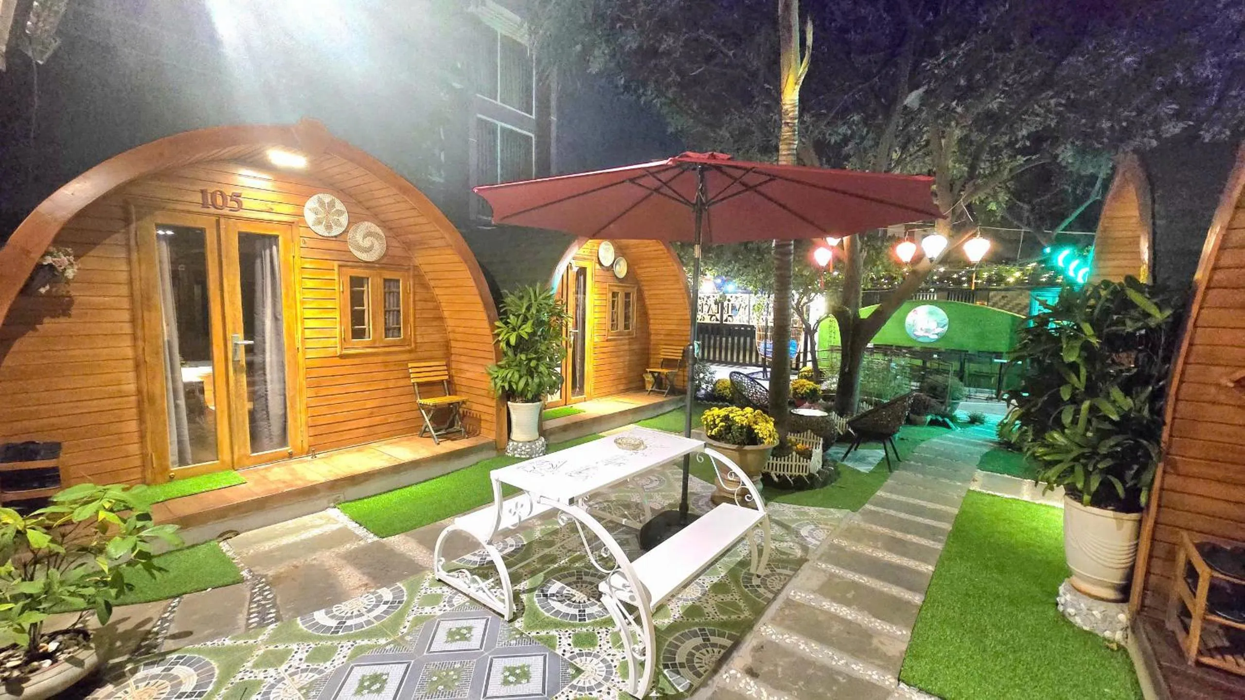 Night in Milan Corner Hotel