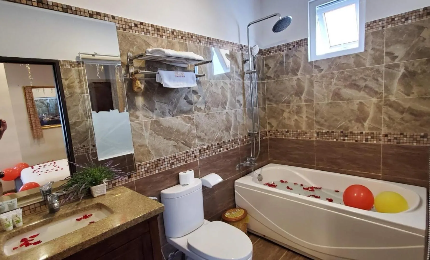 Bathroom in Milan Corner Hotel