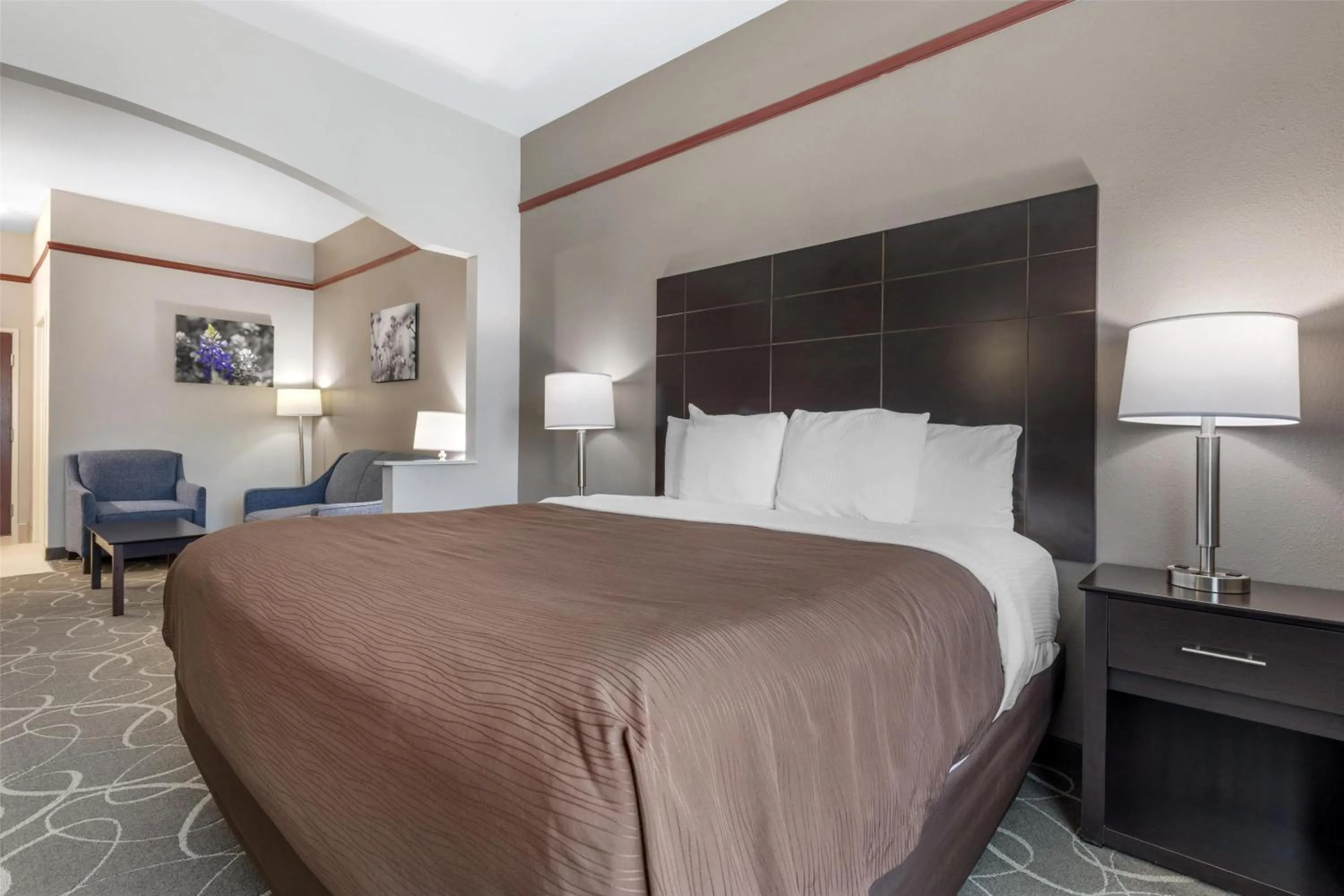 Photo of the whole room, Bed in Best Western Limestone Inn and Suites