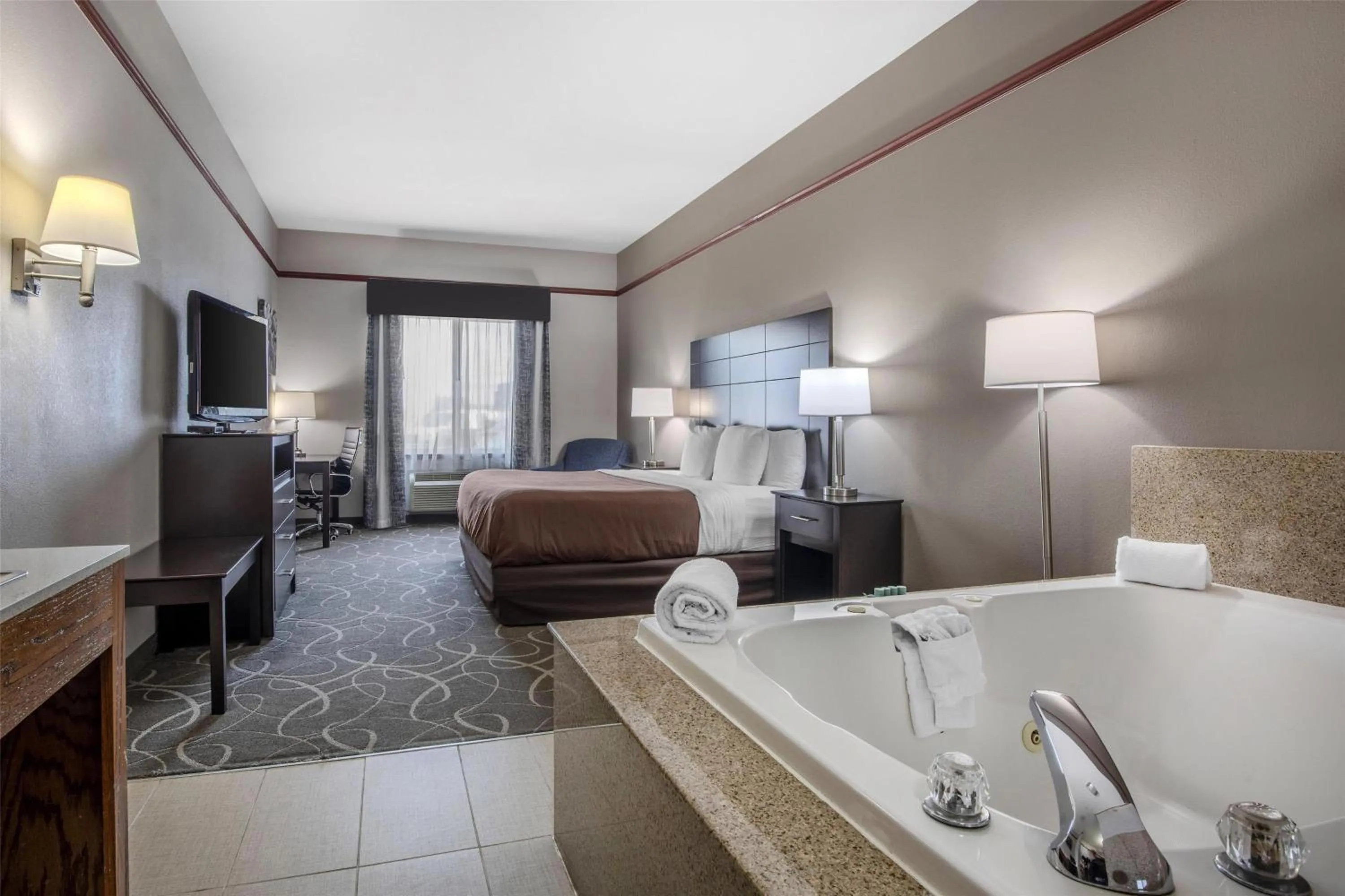 Bedroom, Bed in Best Western Limestone Inn and Suites