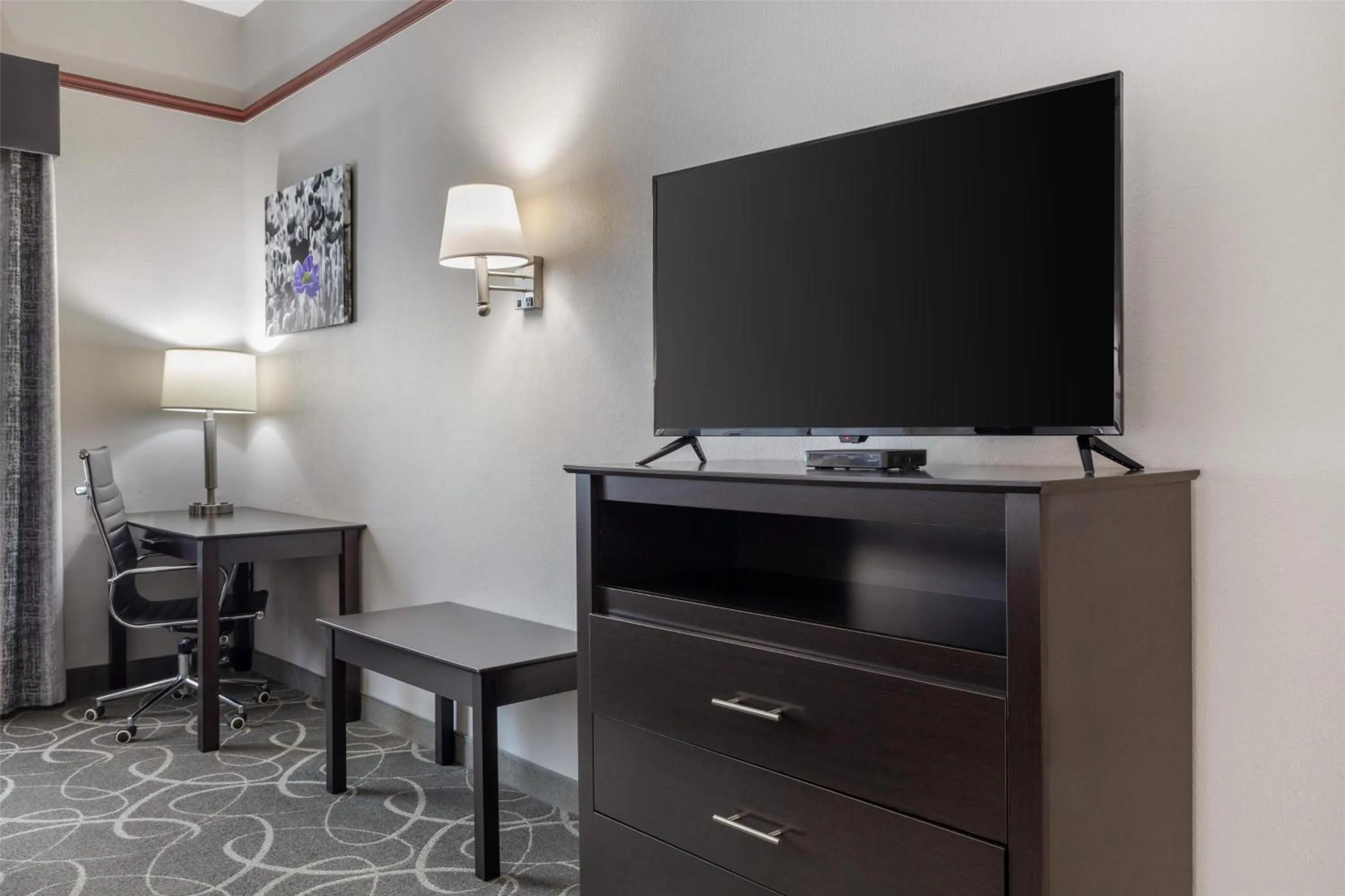 Photo of the whole room in Best Western Limestone Inn and Suites