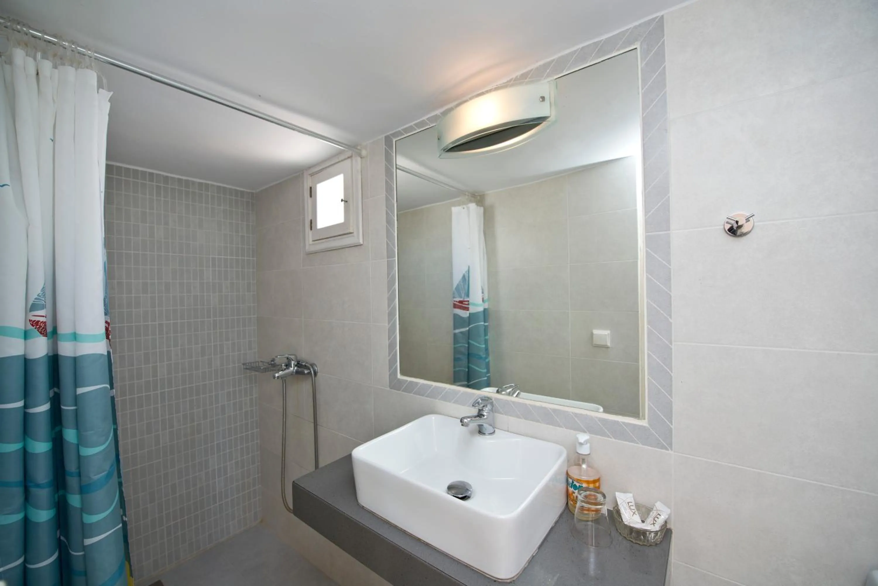 Bathroom in Karboni Hotel