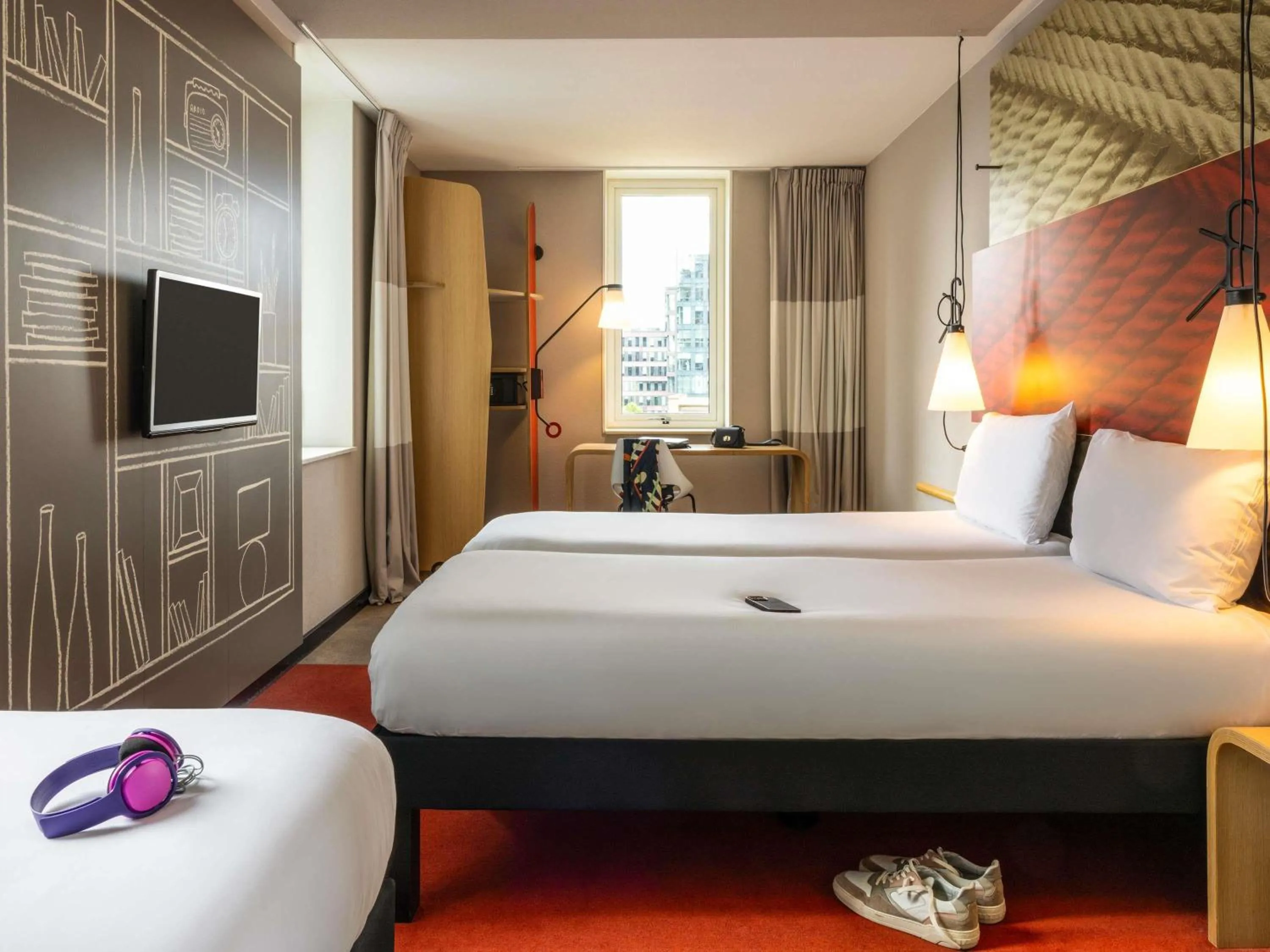 Bedroom, Bed in ibis Rotterdam City Centre