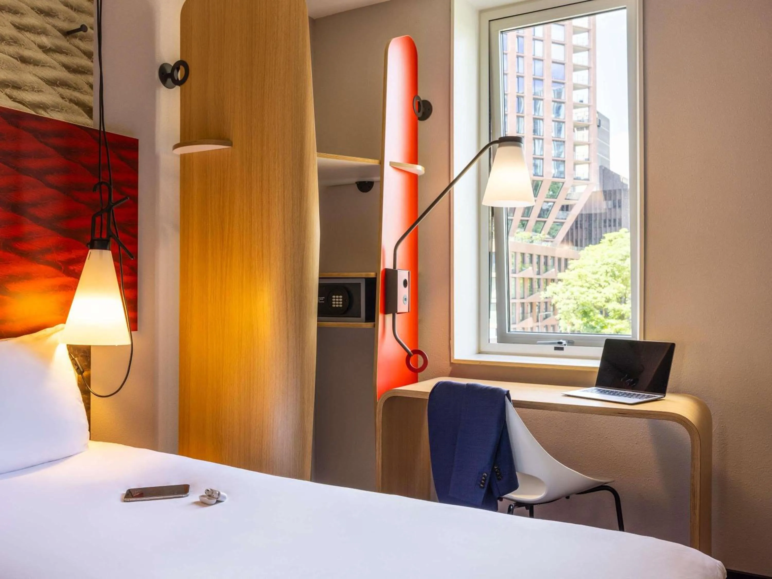 Bedroom, Bed in ibis Rotterdam City Centre