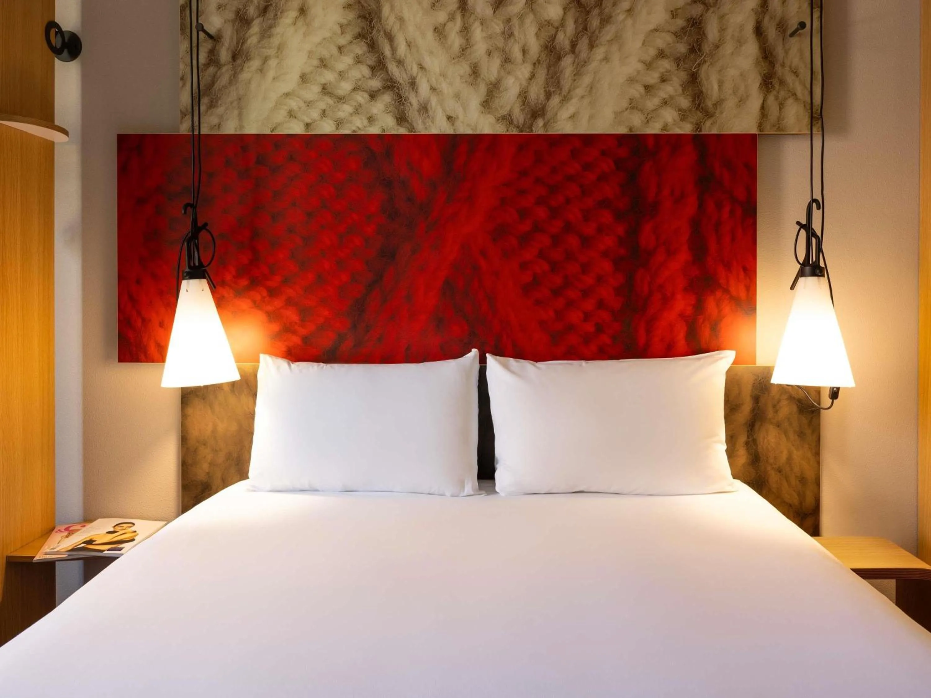 Bedroom, Bed in ibis Rotterdam City Centre