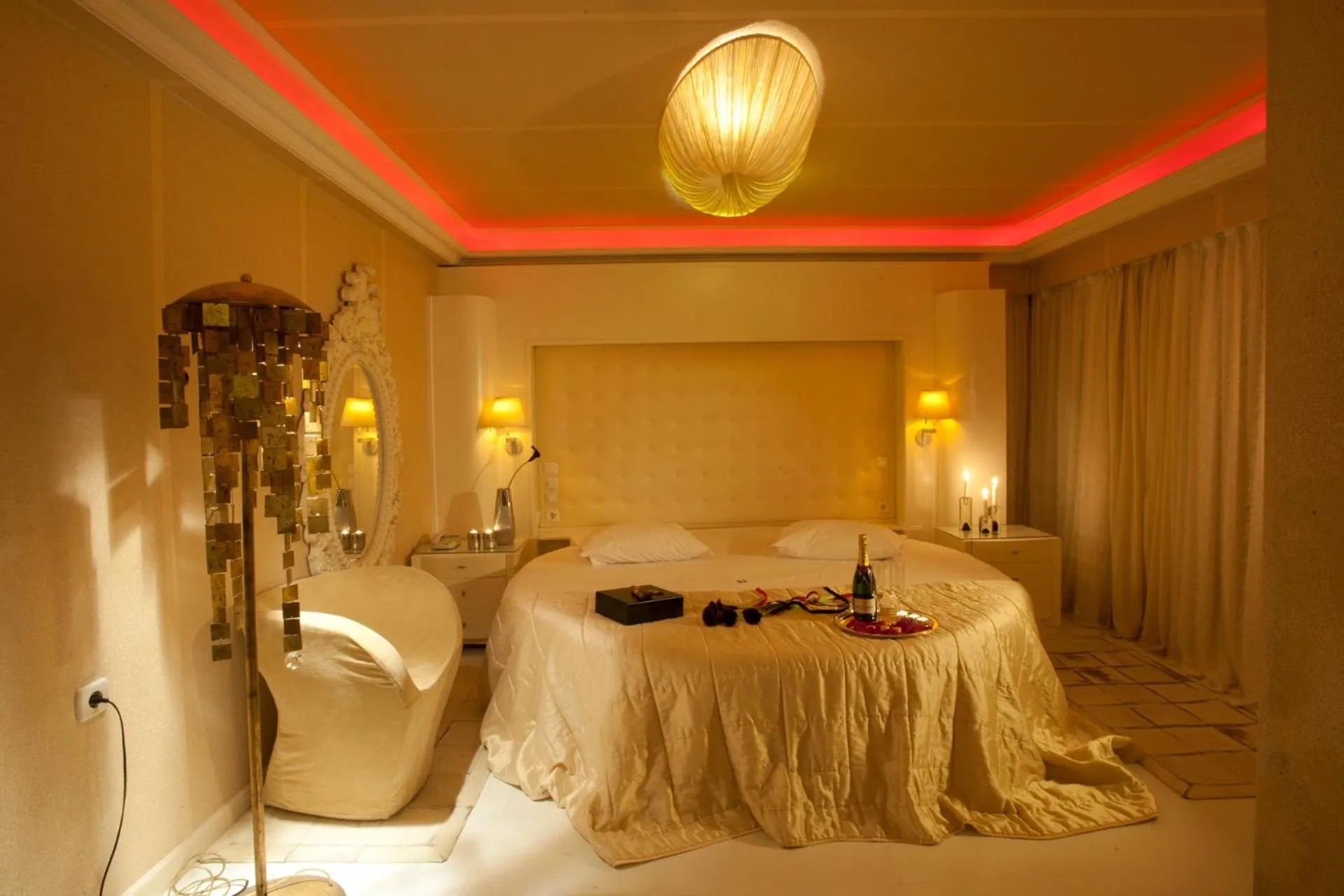 Bedroom, Bed in The Crystal Blue Hotel