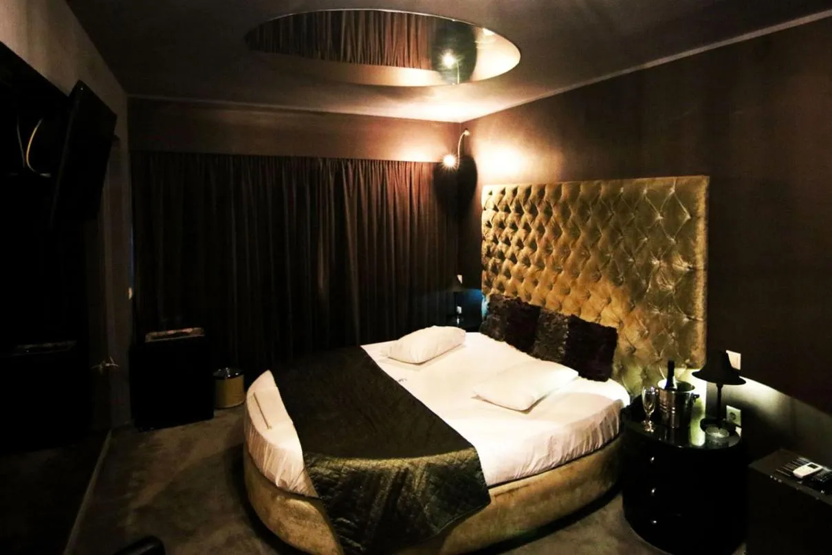 Bed in The Crystal Blue Hotel