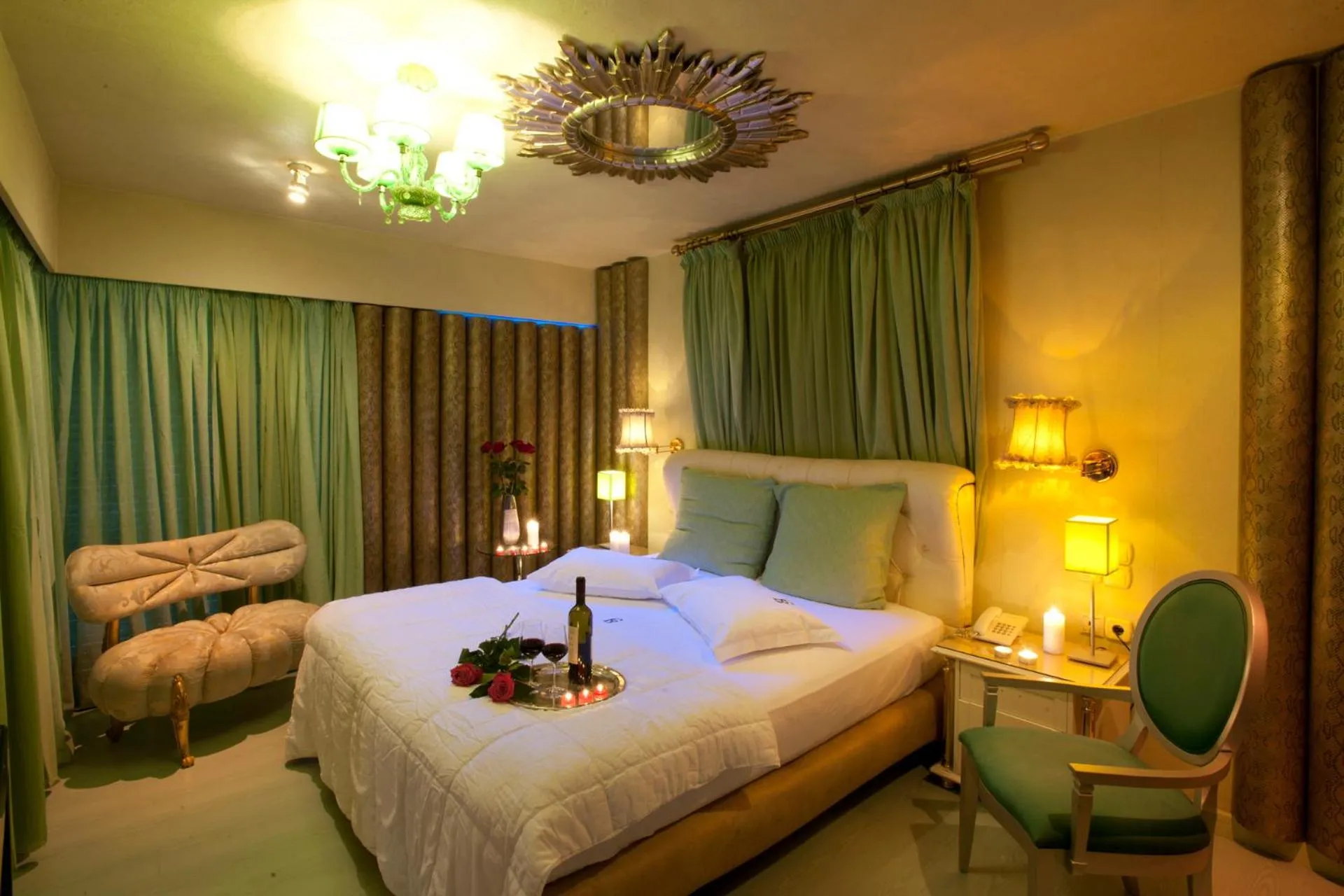 Bedroom, Bed in The Crystal Blue Hotel