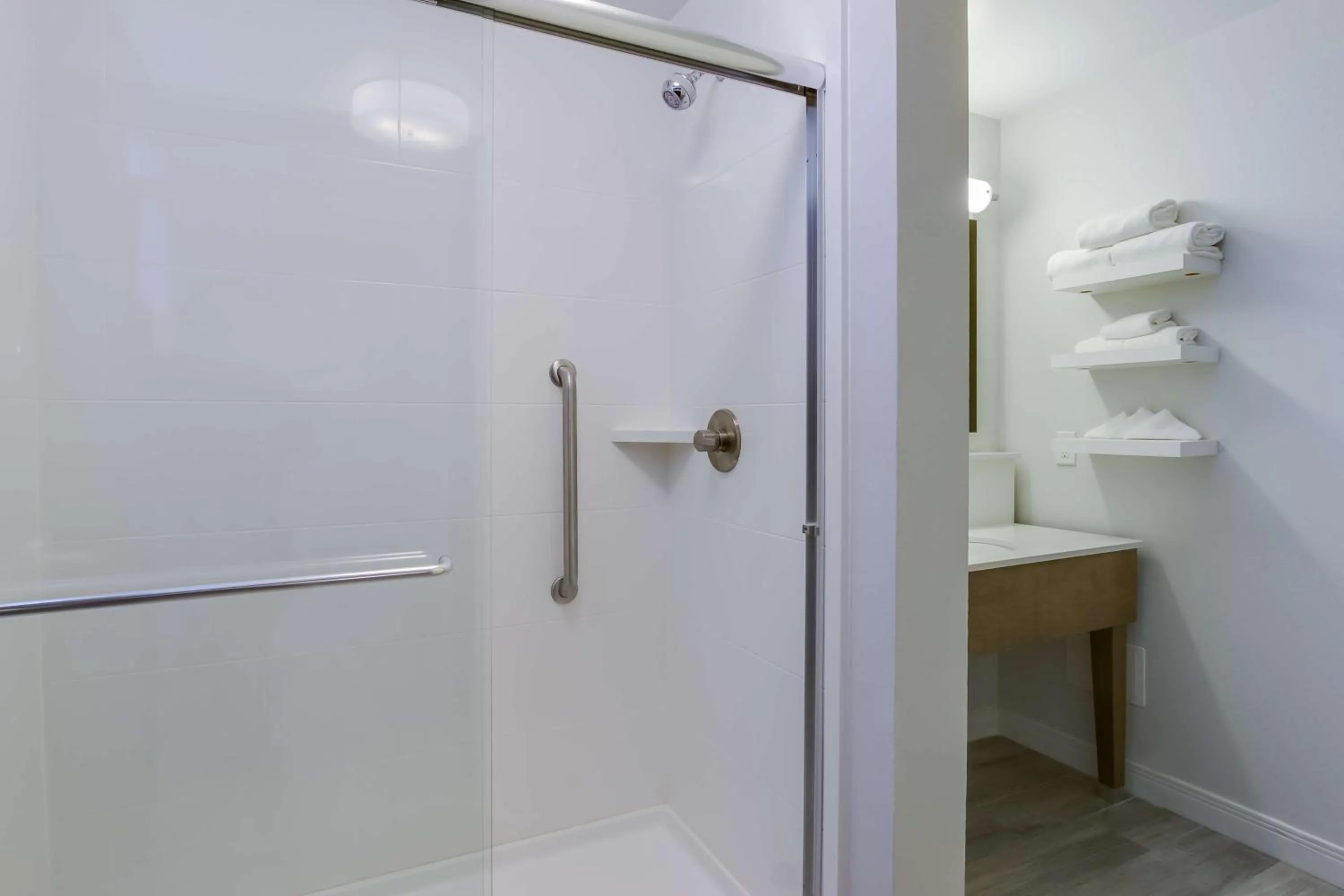 Bed in Hampton Inn White House