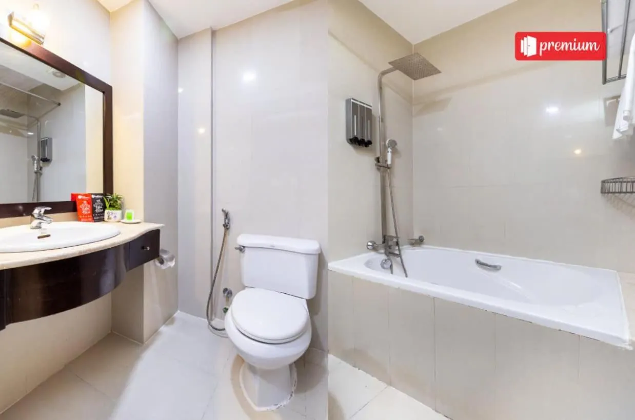 Shower in La Serena Hotel & Apartment