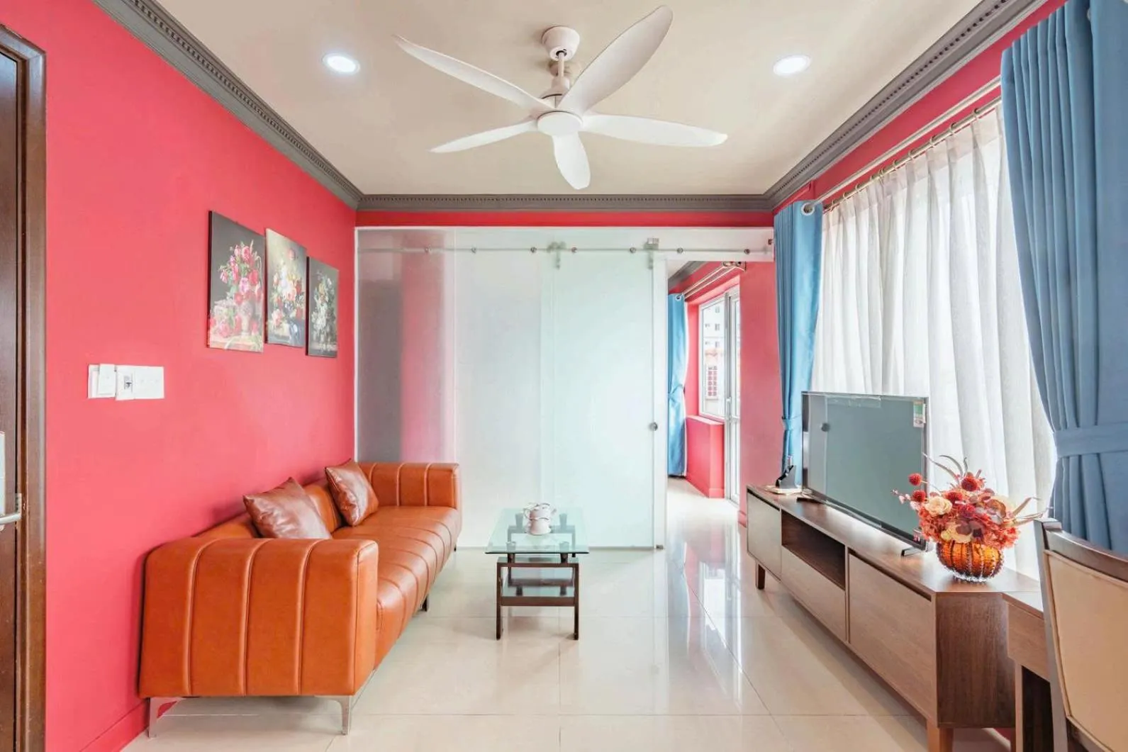 Communal lounge/ TV room in La Serena Hotel & Apartment