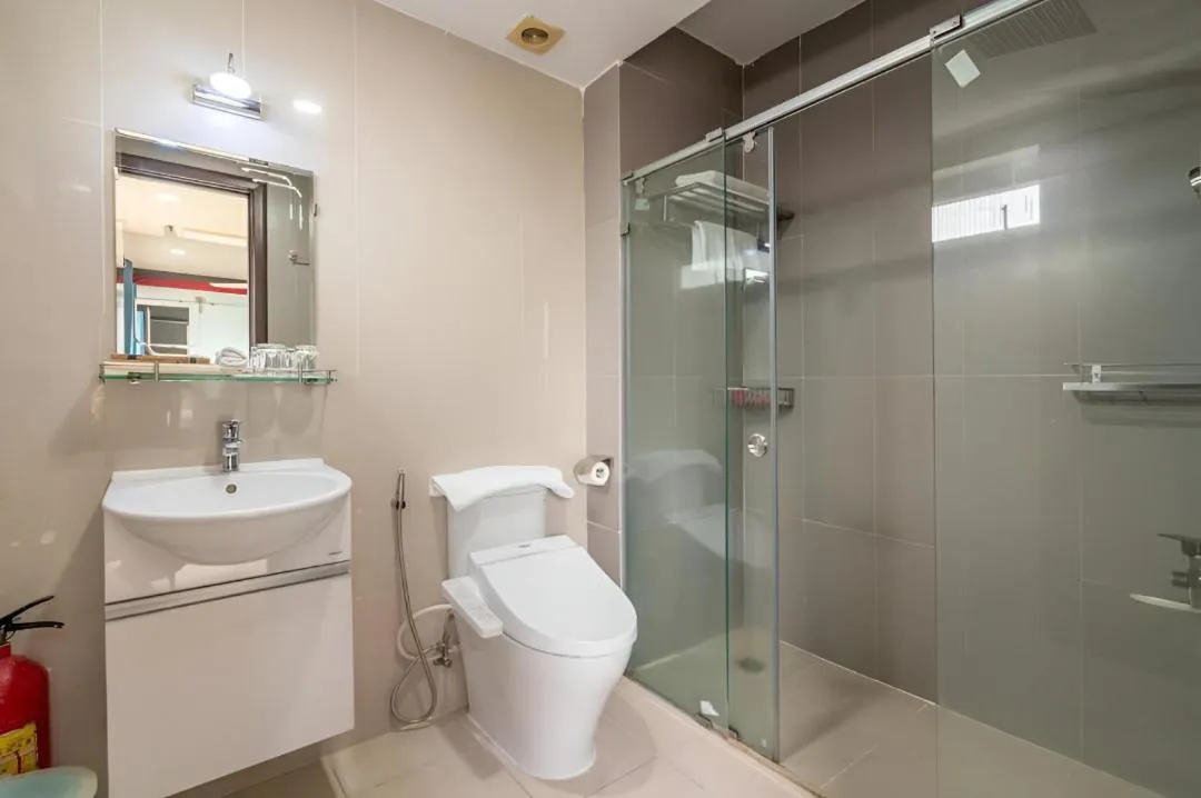 Toilet in La Serena Hotel & Apartment