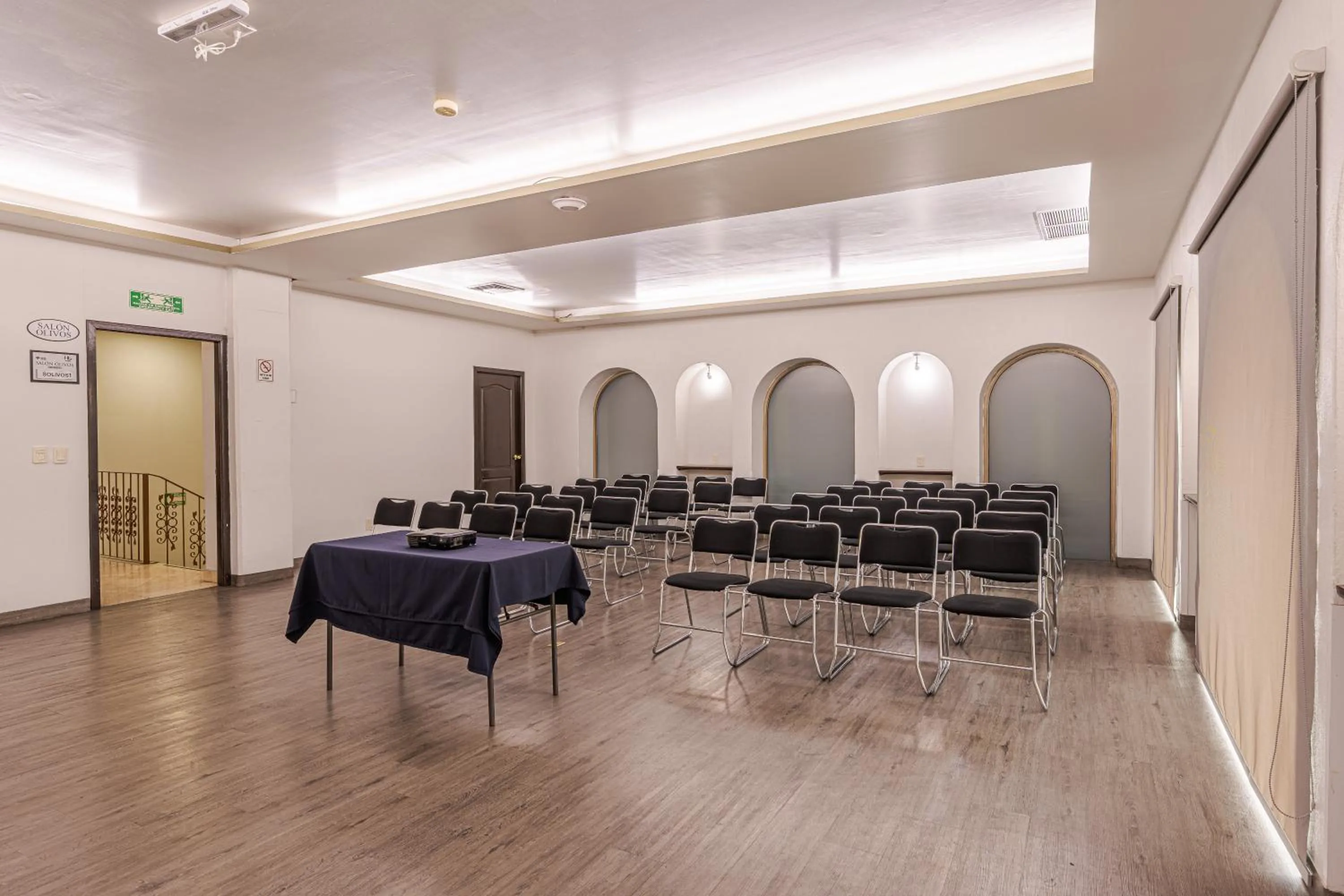 Meeting/conference room in HG Hotel