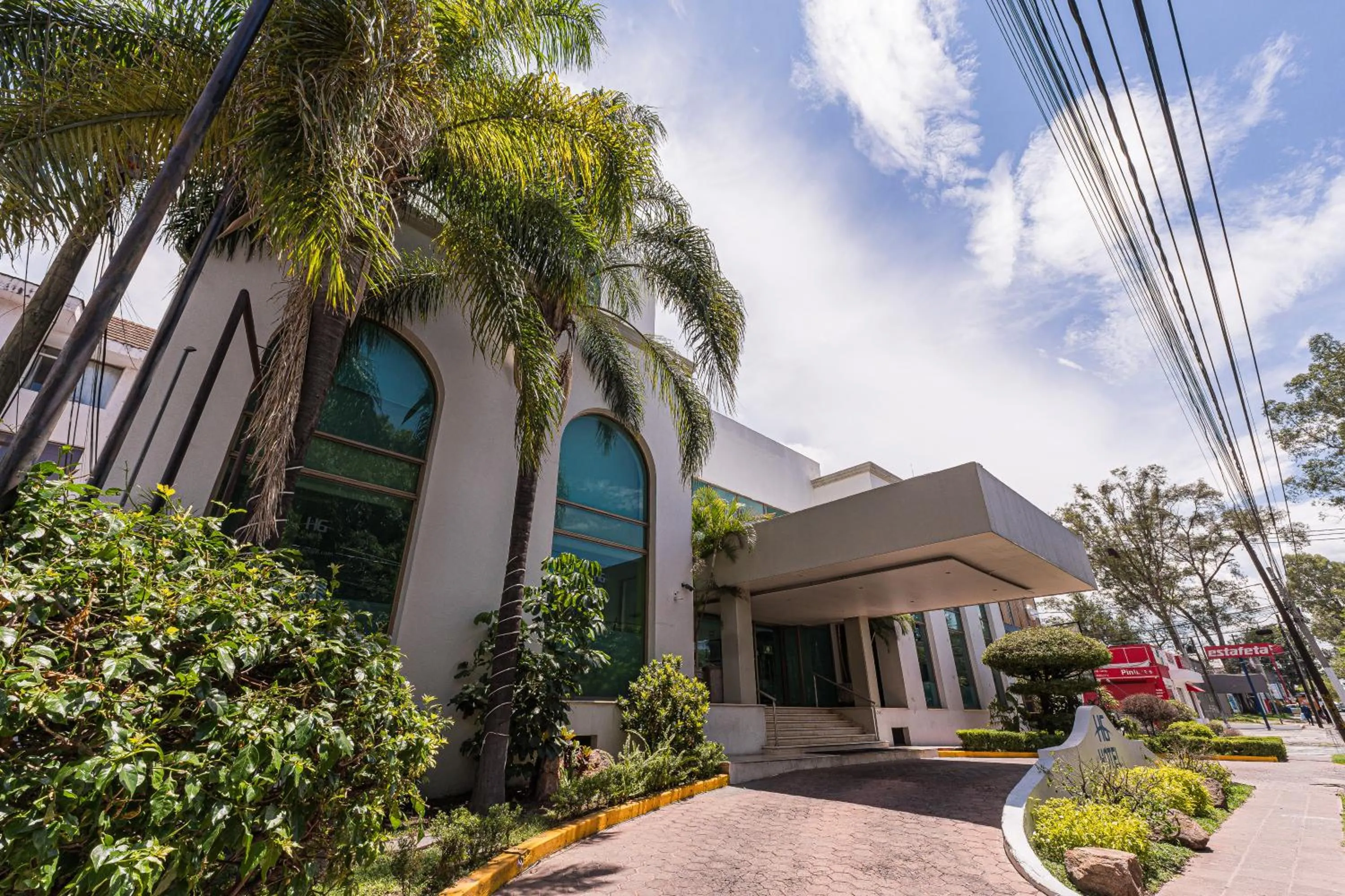 Facade/entrance in HG Hotel