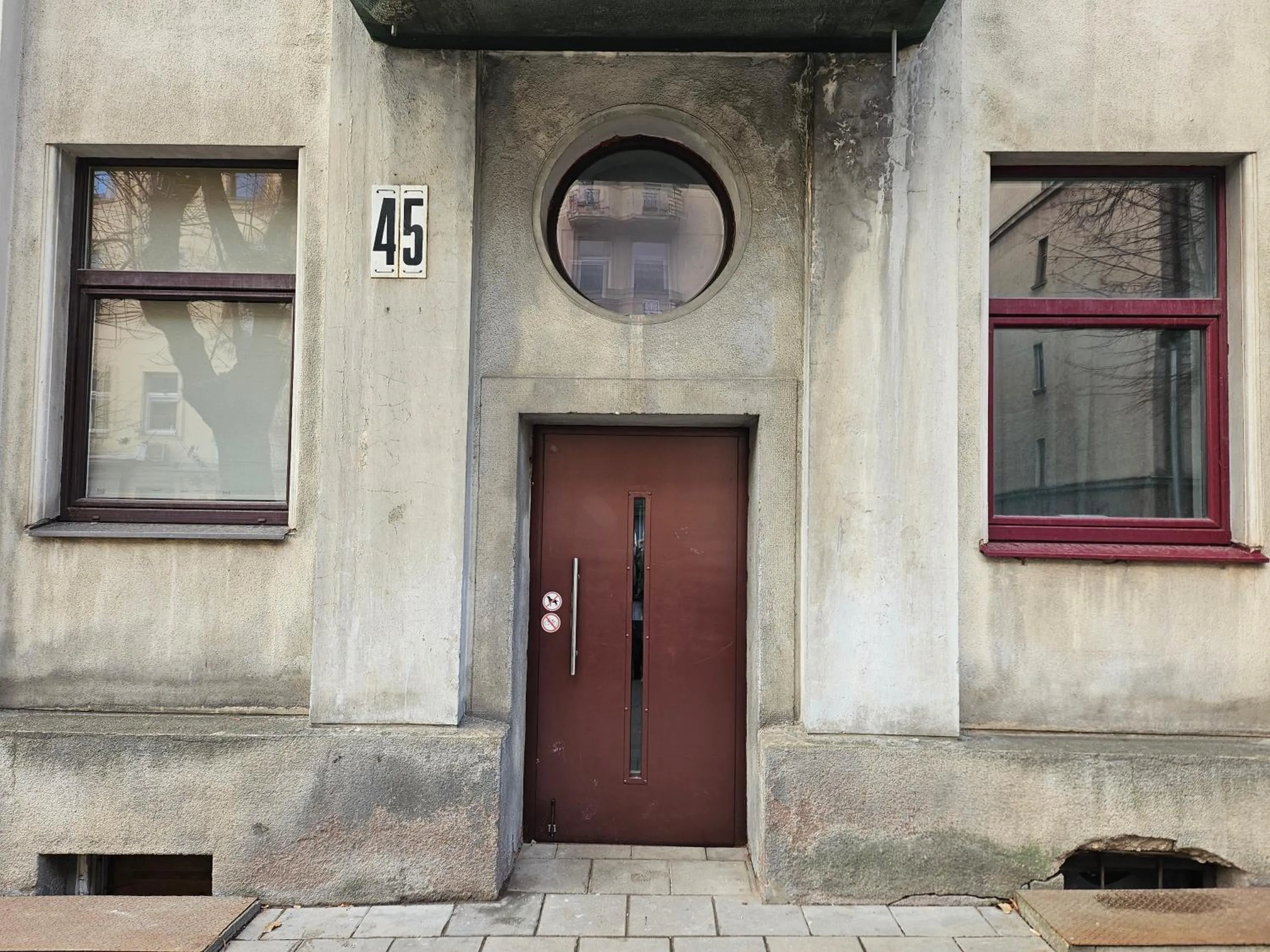 Facade/entrance in Kauno apartamentai king size bed