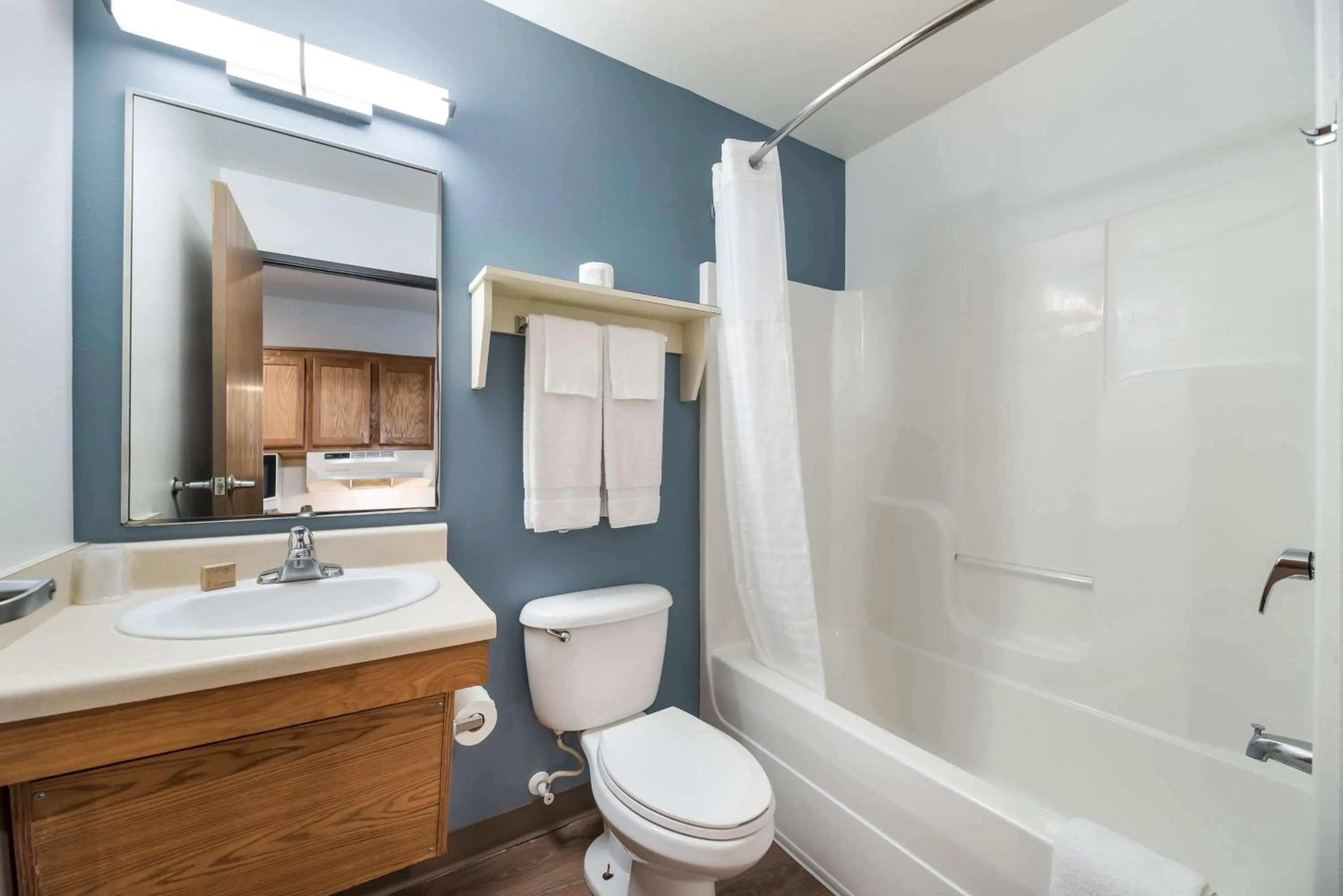 Bathroom in Extended Stay America Select Suites - Bentonville