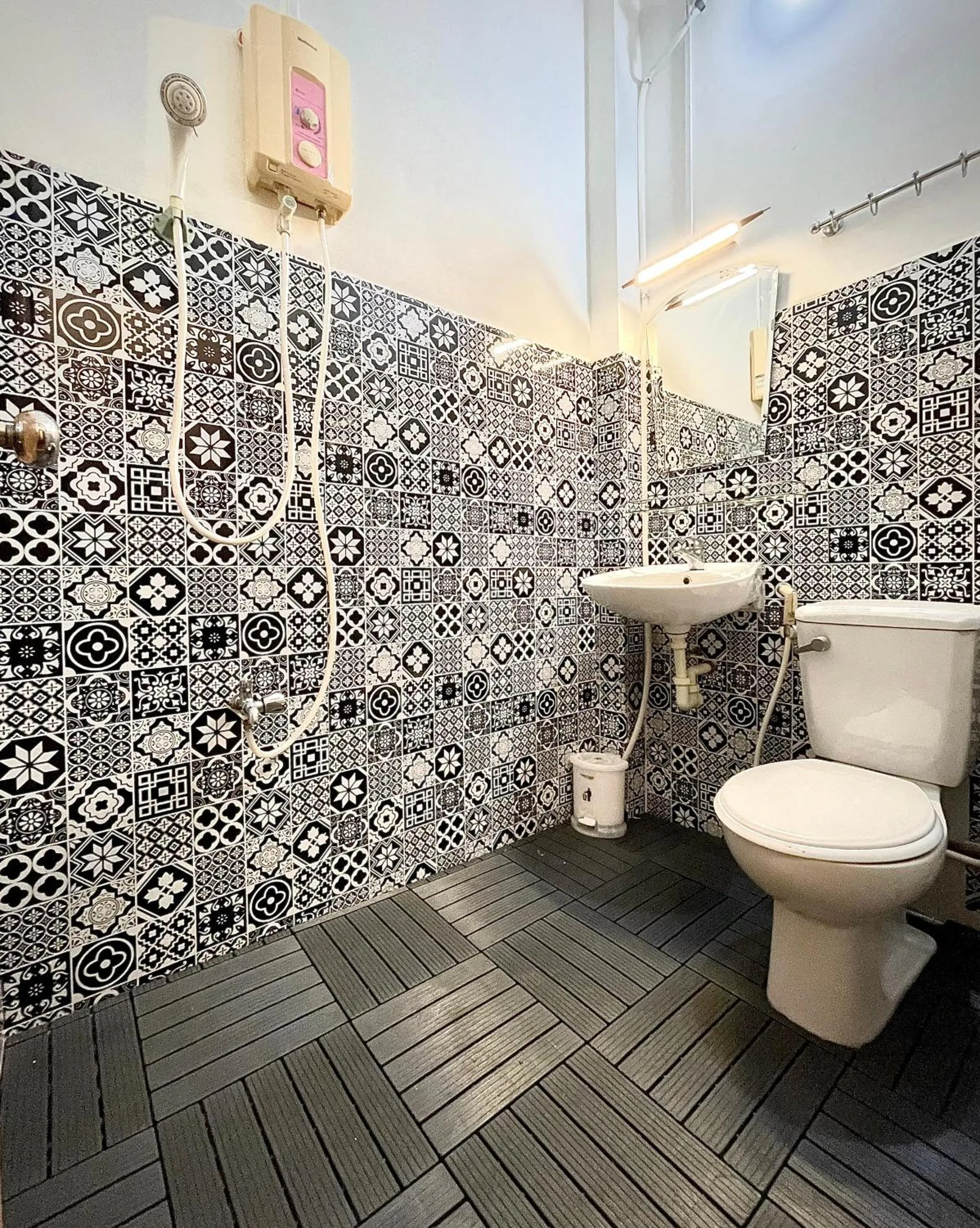 Toilet in BÊ TÔNG RESIDENCES HOMESTAY