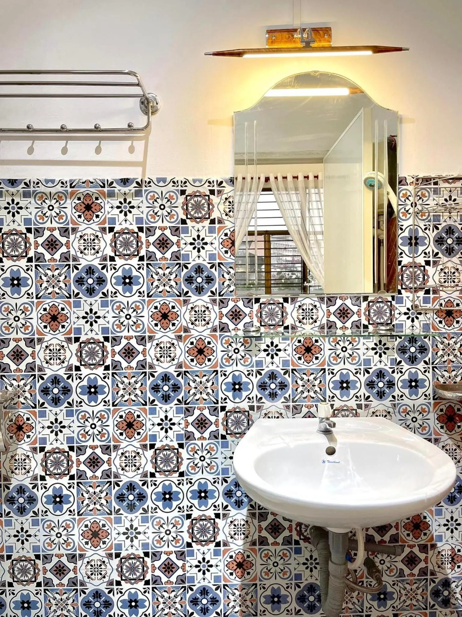 Shower in BÊ TÔNG RESIDENCES HOMESTAY