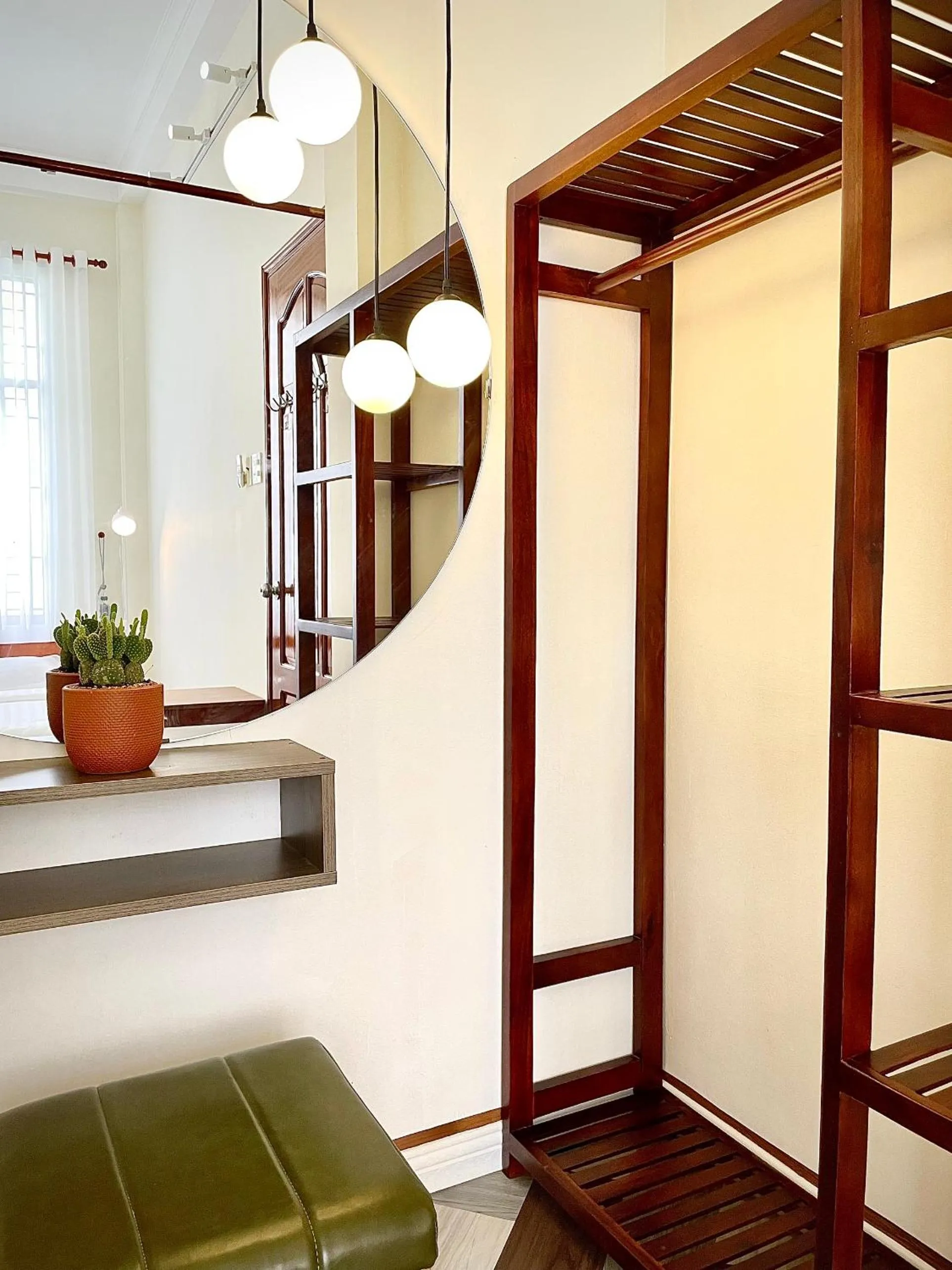 hair dresser in BÊ TÔNG RESIDENCES HOMESTAY