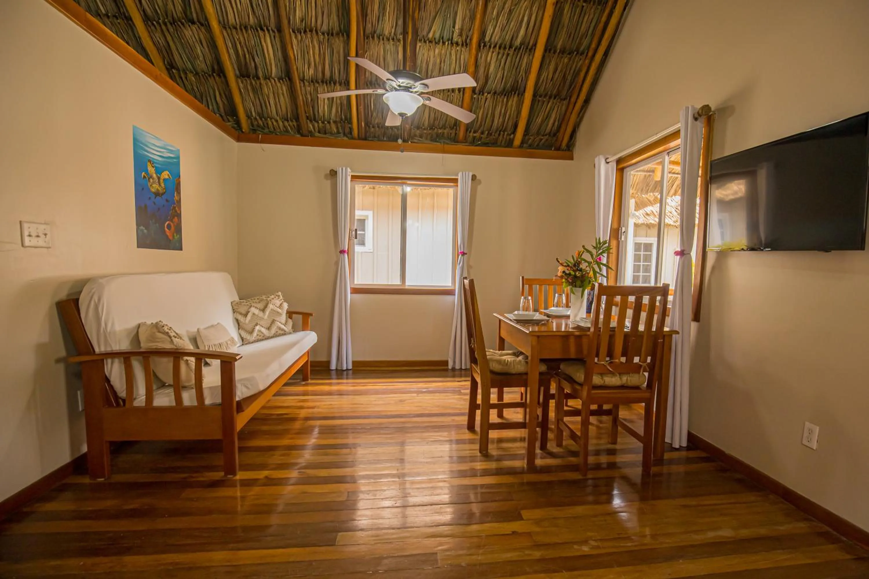 TV and multimedia in Hidden Jewel Boutique Hotel