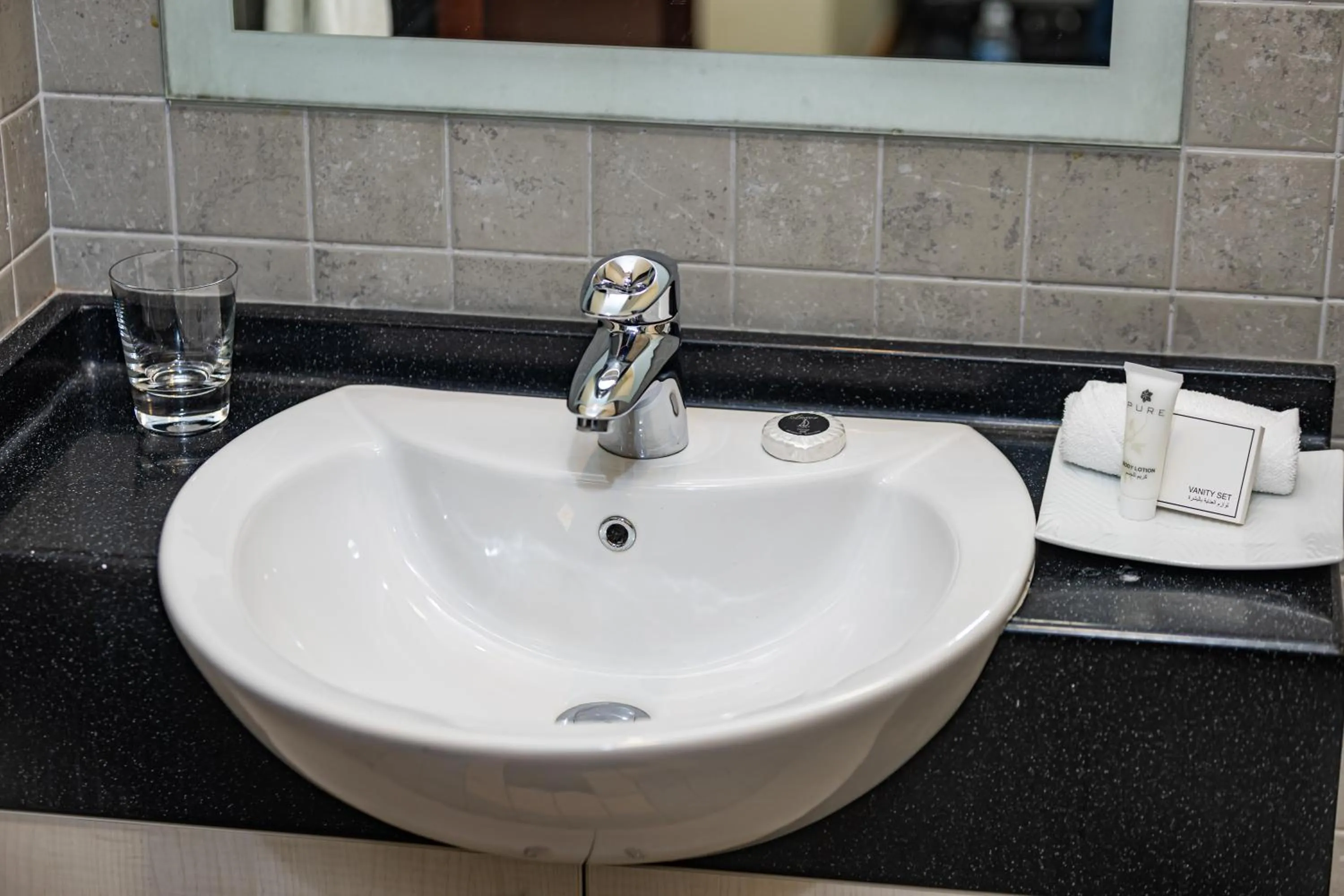 Carlton Downtown Hotel